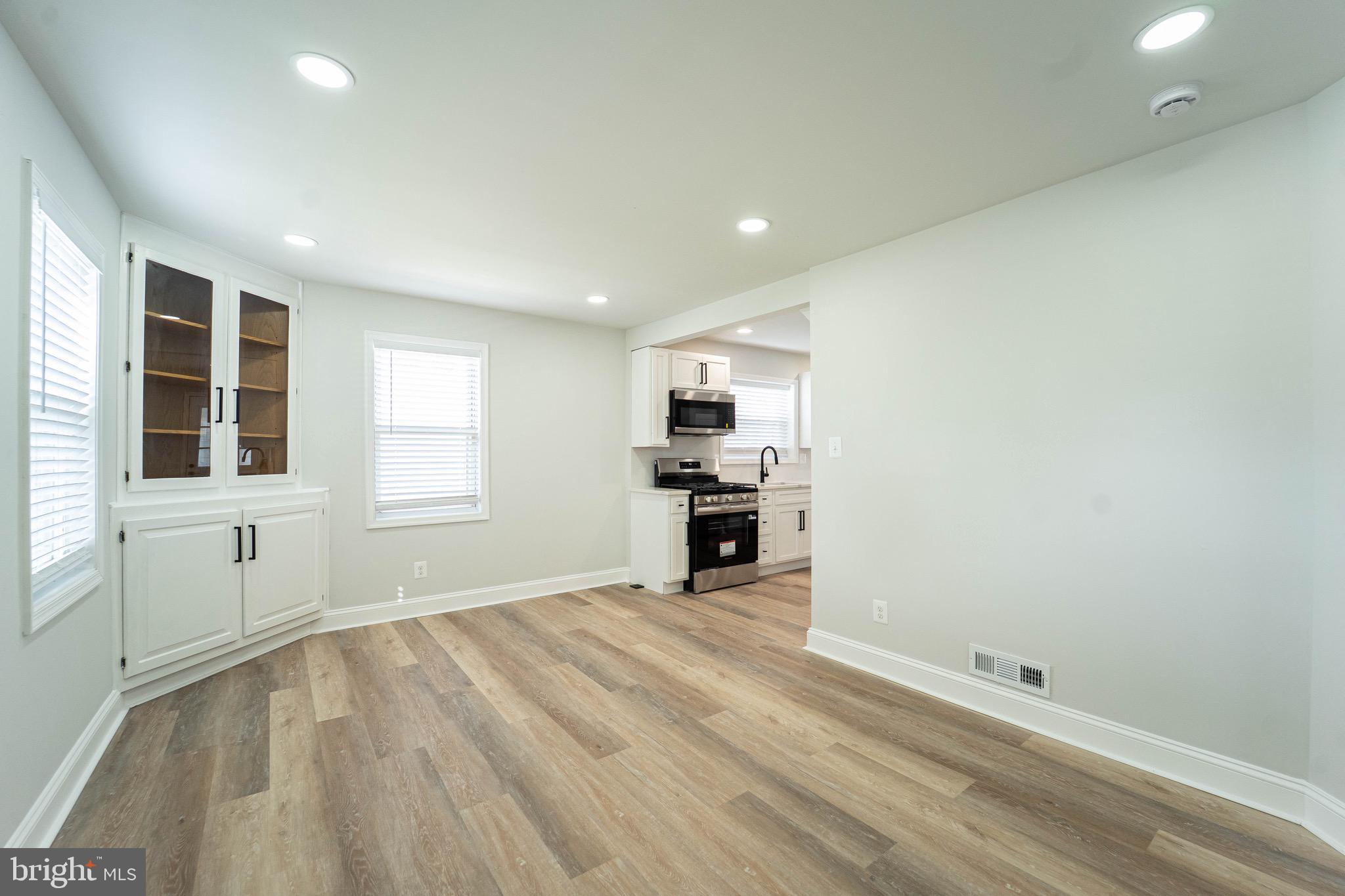 EASTERN TERRACE - Residential