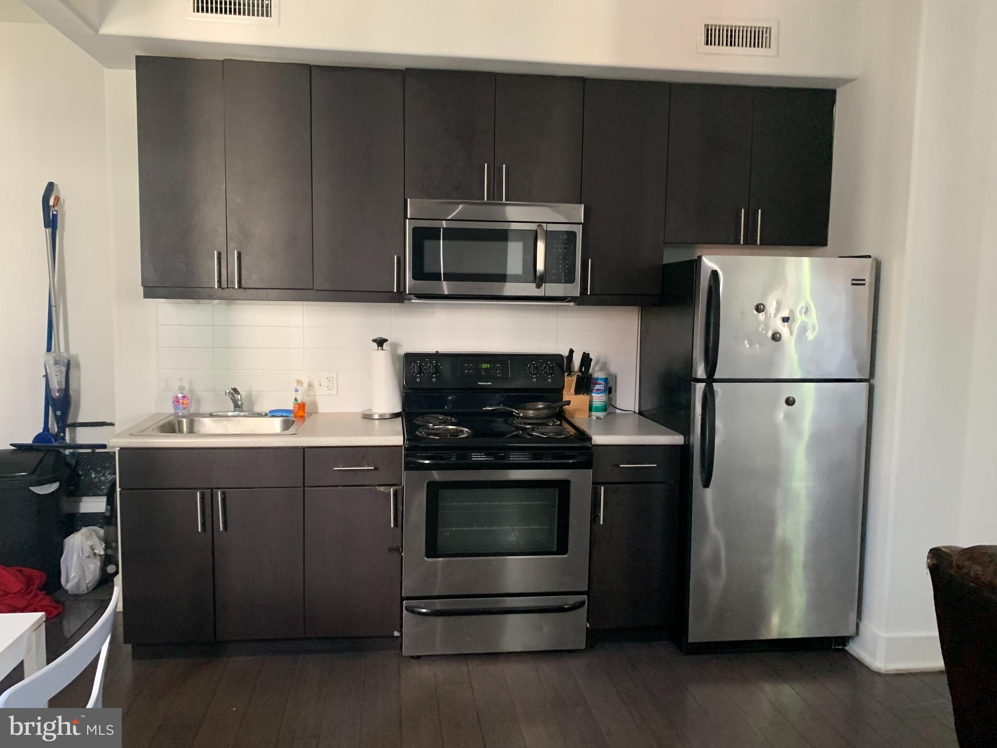 TEMPLE UNIVERSITY - Residential Lease