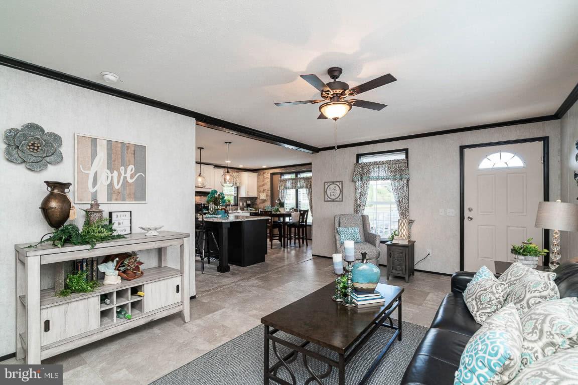 FOUR WAY MANOR - Residential