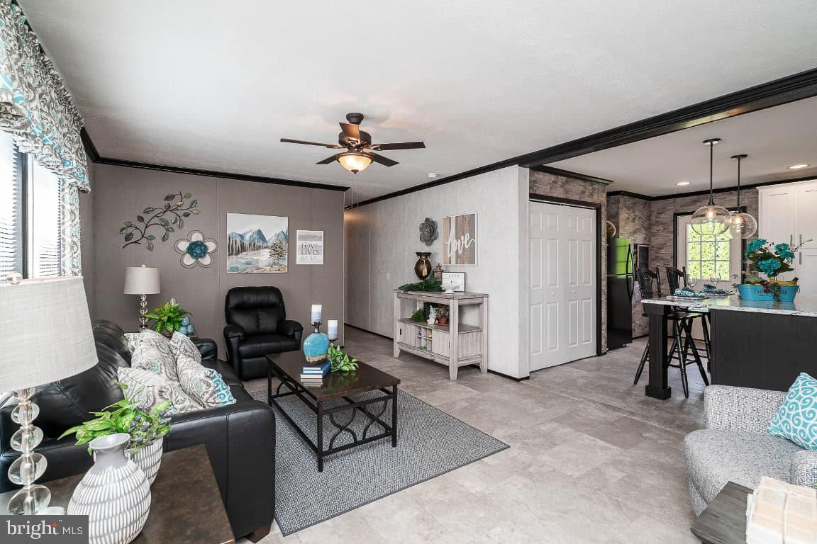 FOUR WAY MANOR - Residential