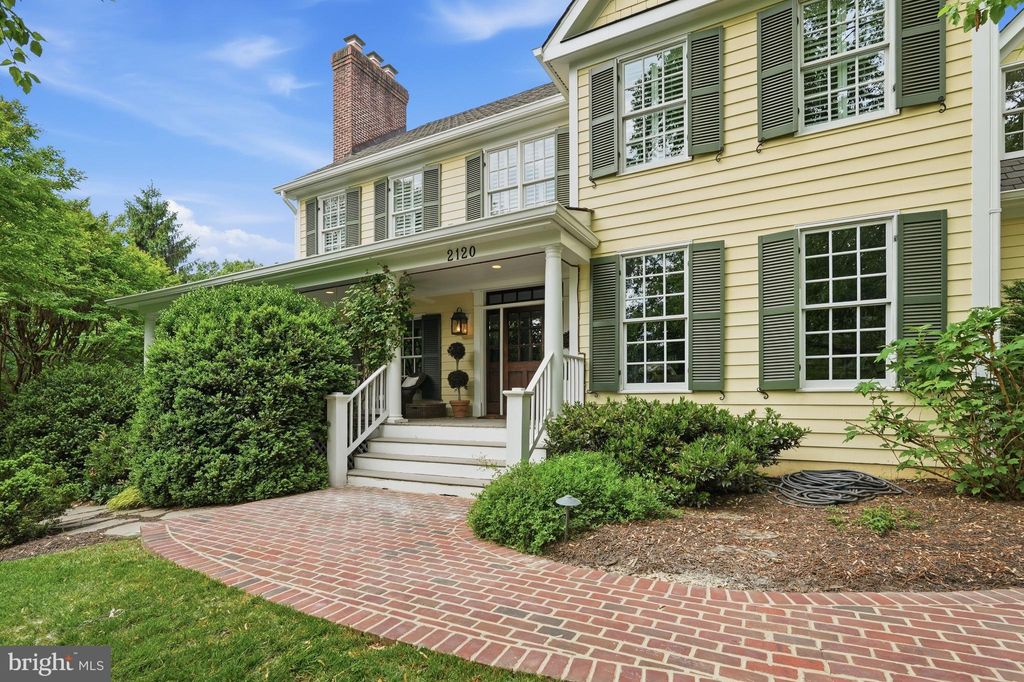 Photo of 2120 Elliott Avenue, MCLEAN, VA 22101 (MLS # VAFX2305560)