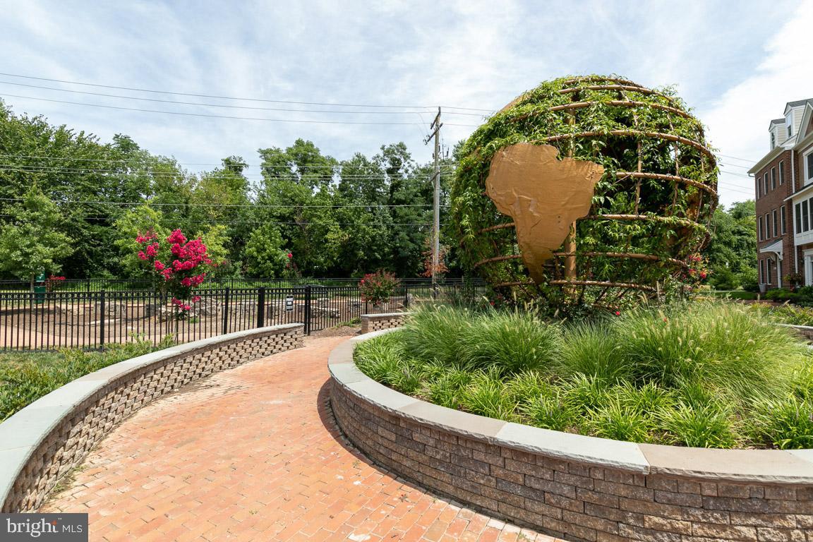 CRESCENT PLACE - Residential