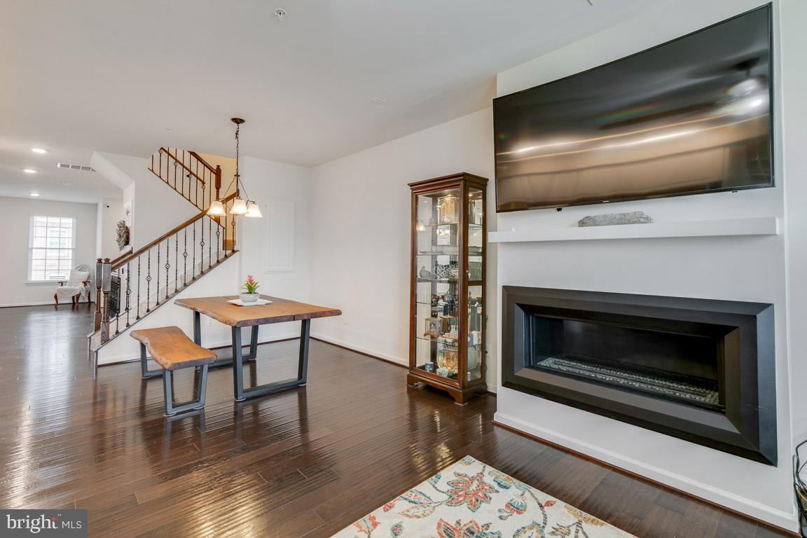 CRESCENT PLACE - Residential