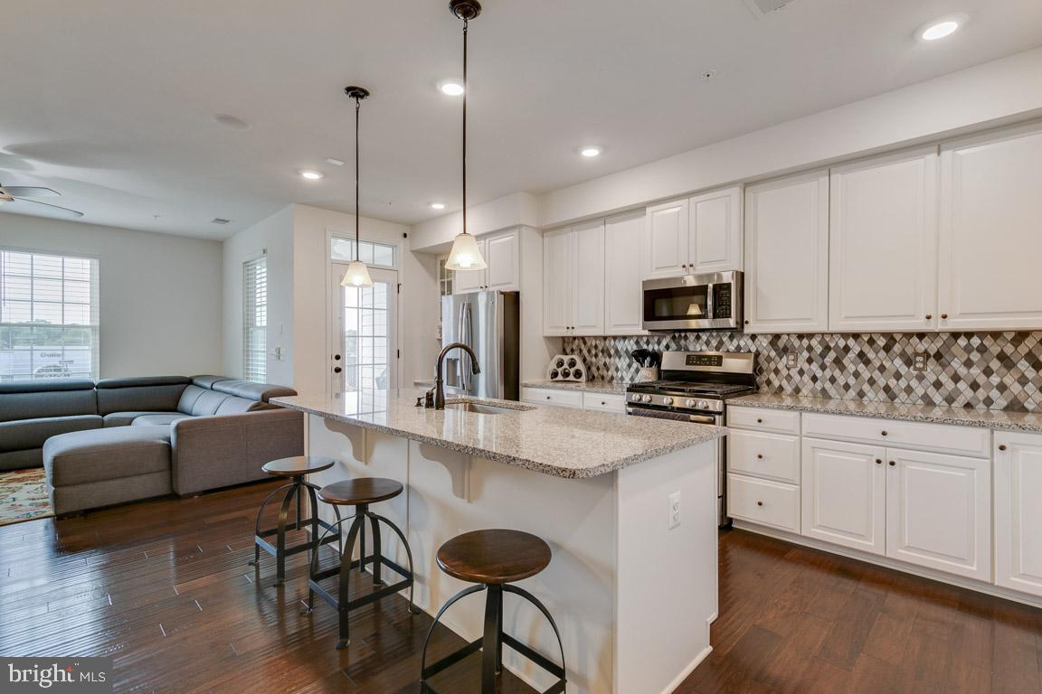 CRESCENT PLACE - Residential