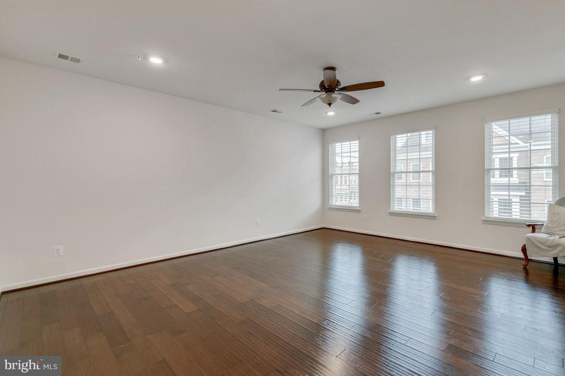 CRESCENT PLACE - Residential