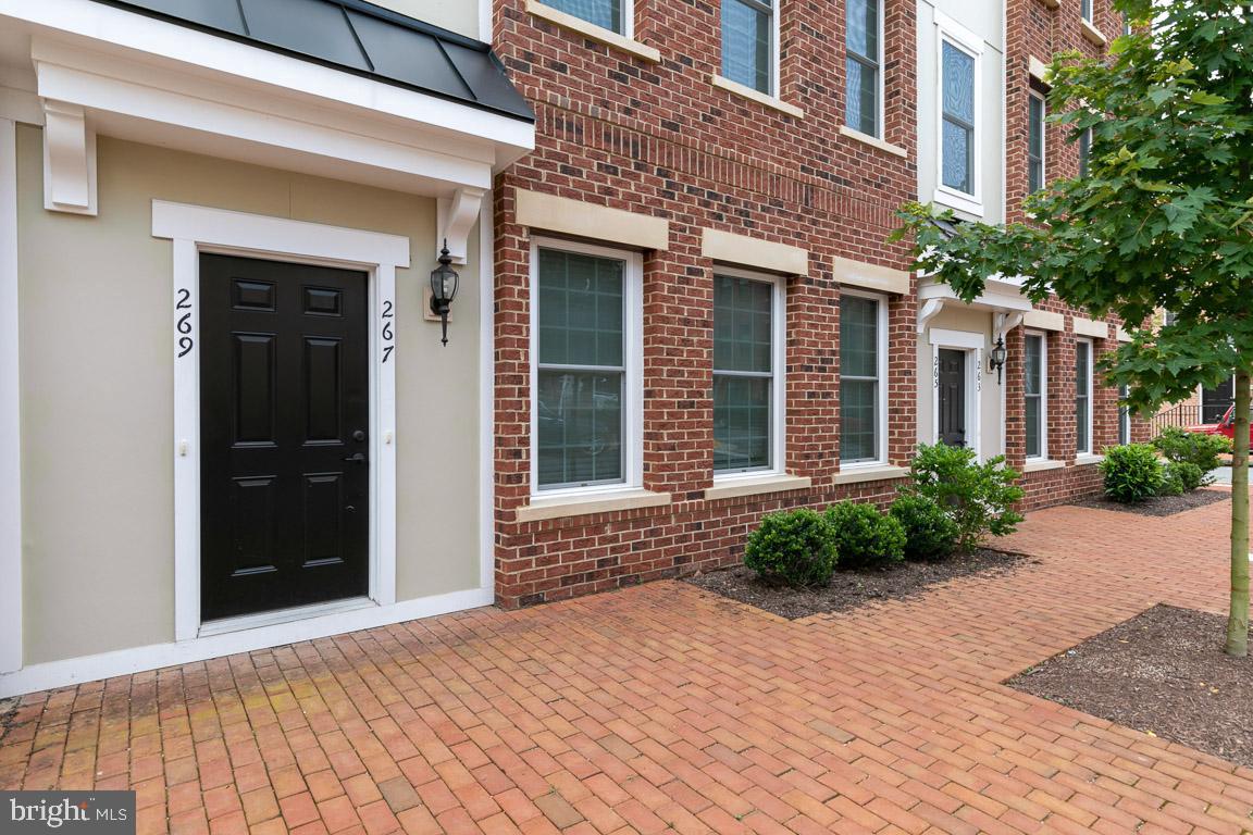 CRESCENT PLACE - Residential