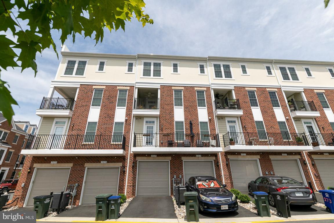 CRESCENT PLACE - Residential