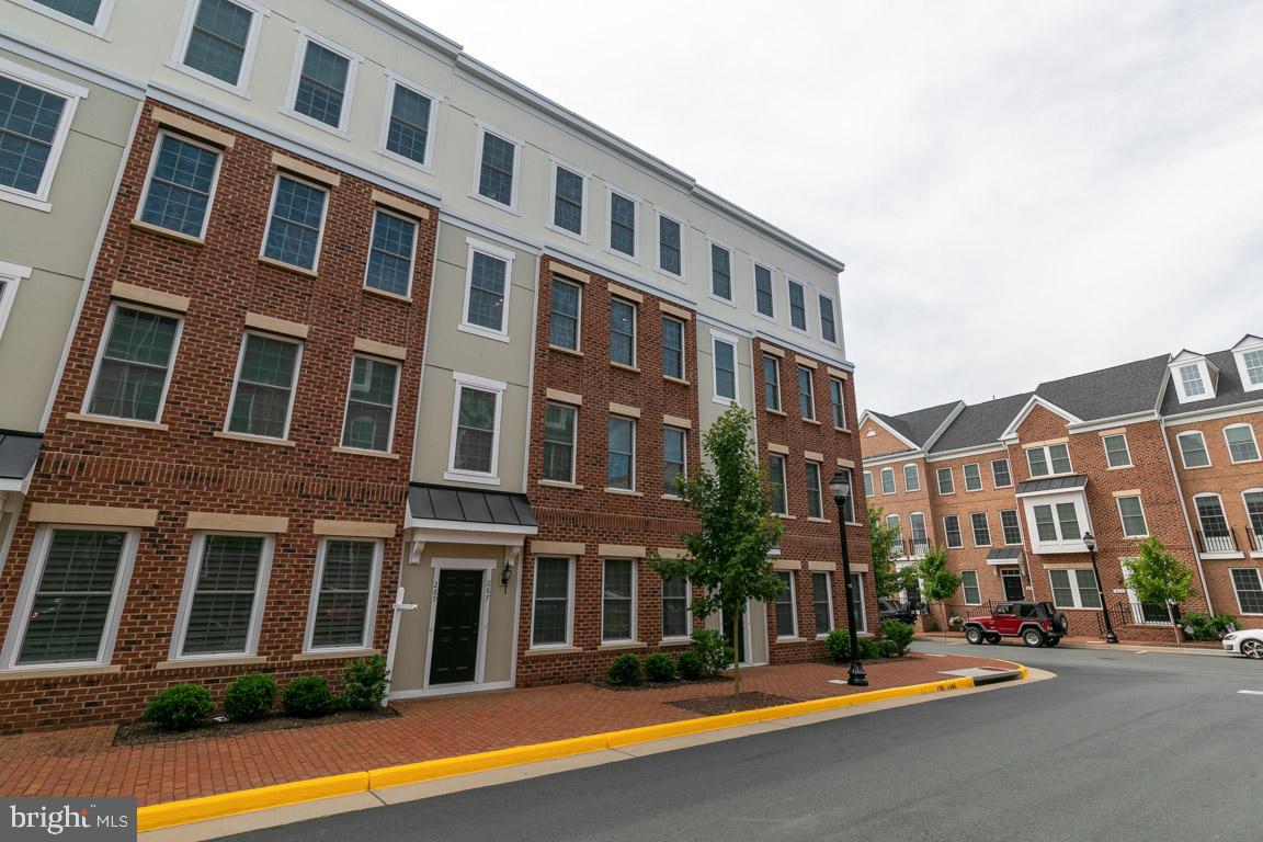 CRESCENT PLACE - Residential