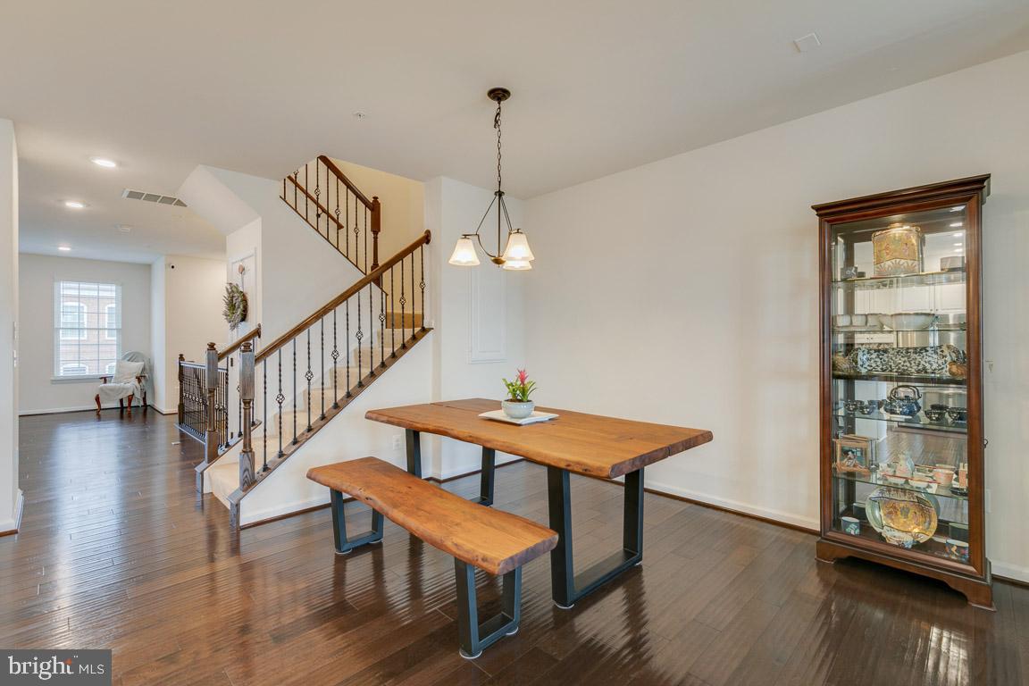 CRESCENT PLACE - Residential