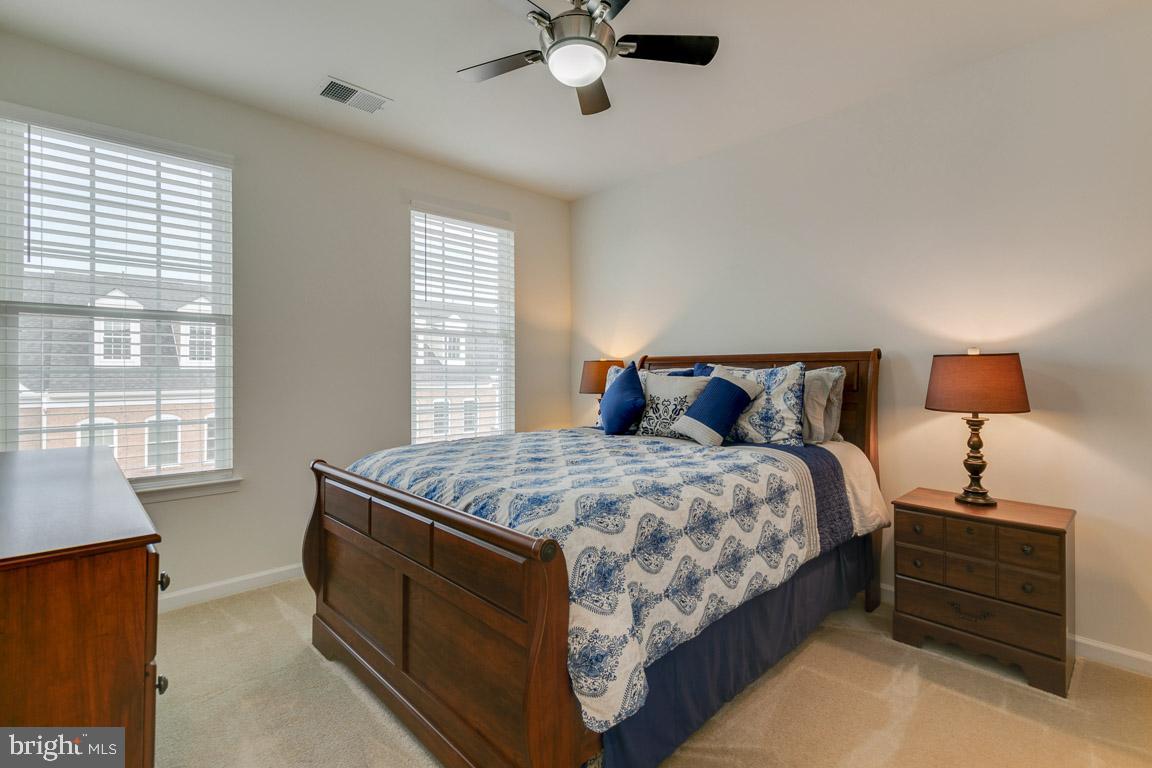 CRESCENT PLACE - Residential