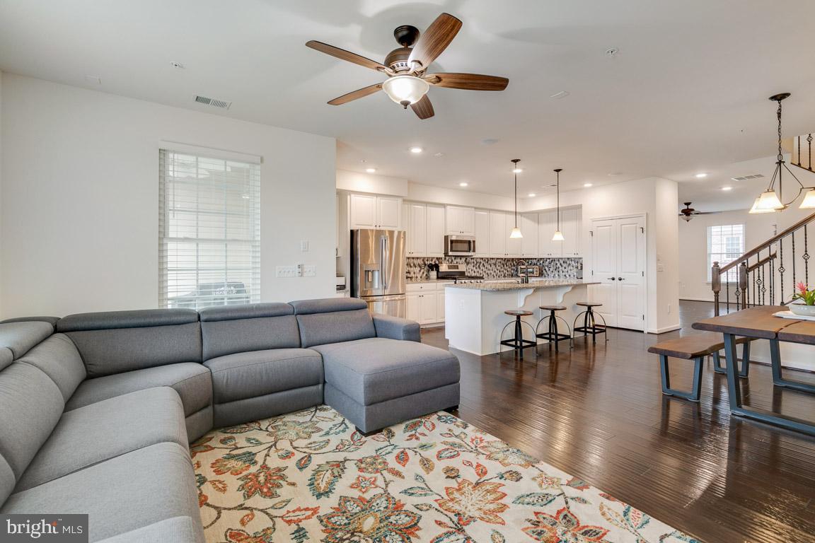 CRESCENT PLACE - Residential