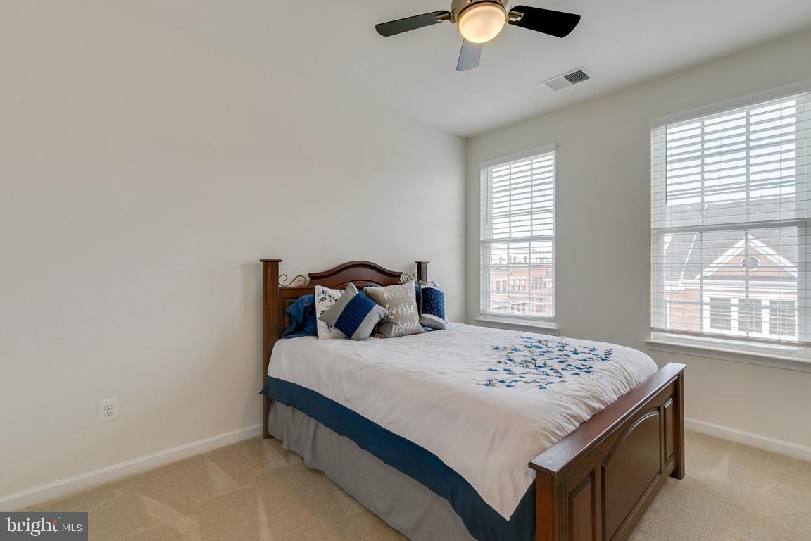 CRESCENT PLACE - Residential