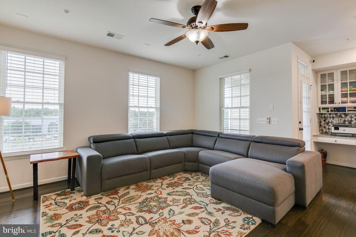 CRESCENT PLACE - Residential