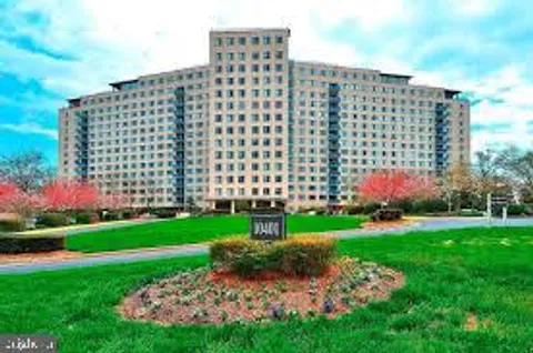 10401 Grosvenor Place Unit 623, Rockville, MD MLS: MDMC2178778