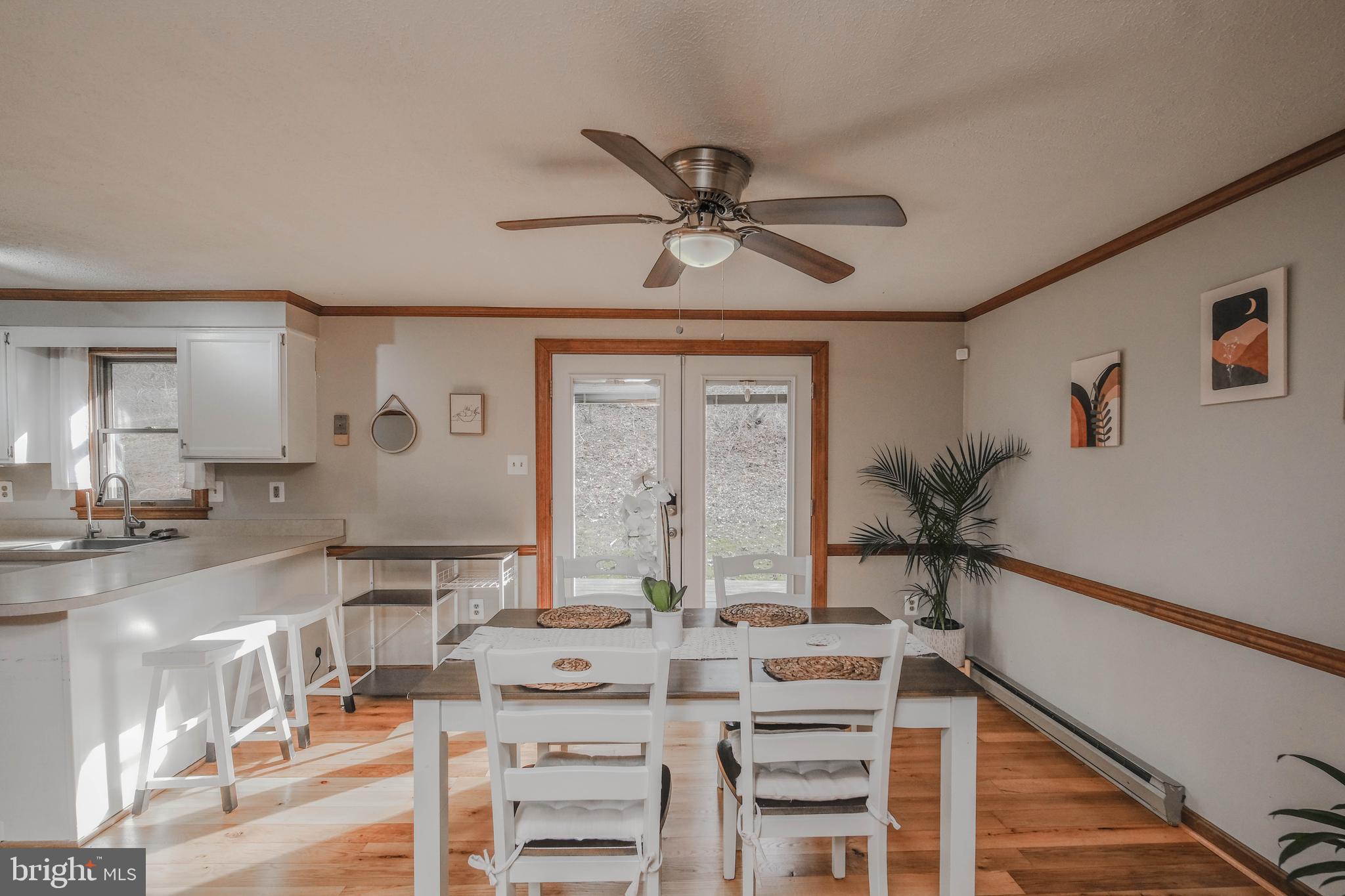 LAKE FRONT ROYAL - Residential