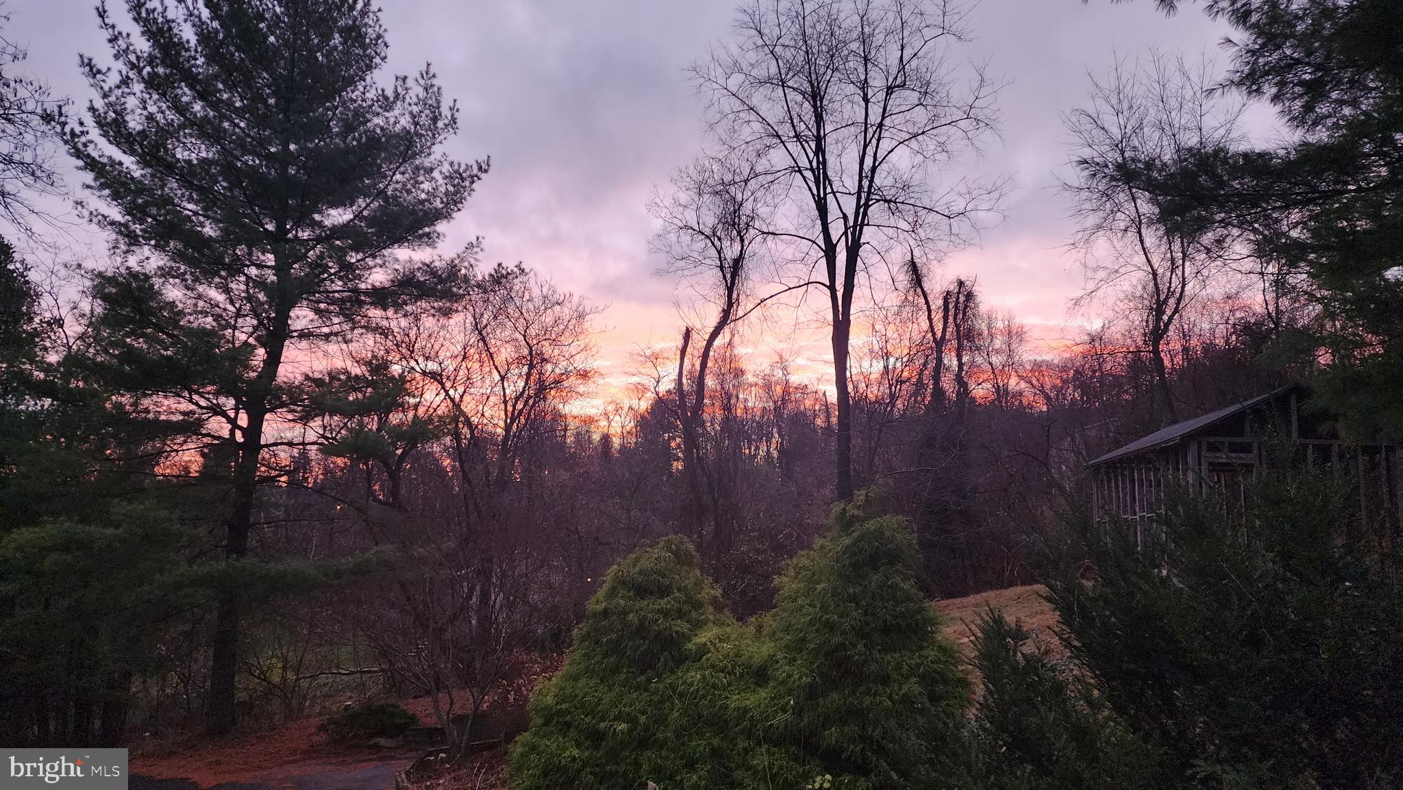 LAKE FRONT ROYAL - Residential