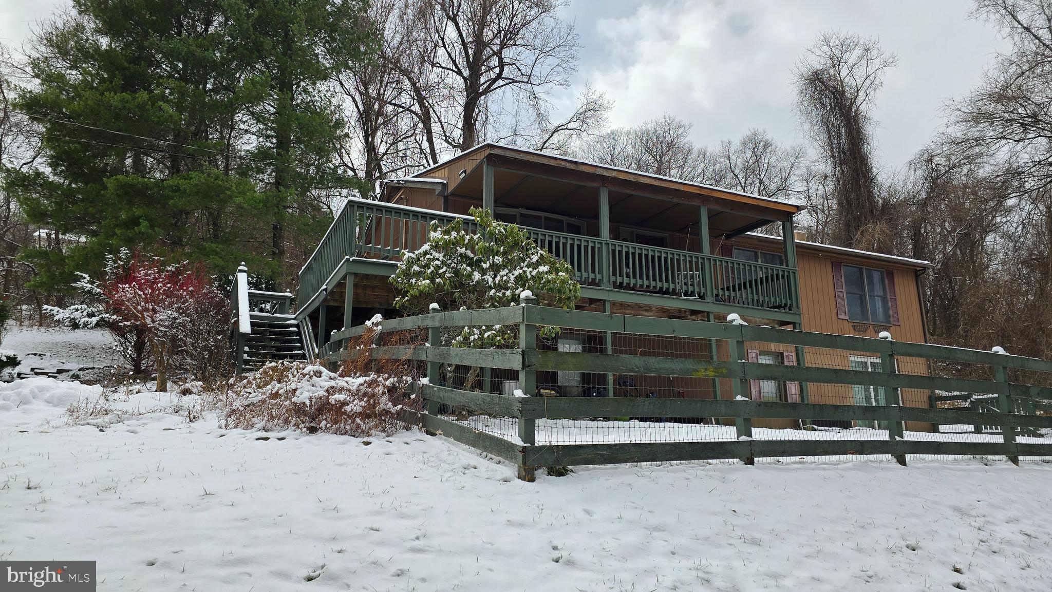 LAKE FRONT ROYAL - Residential