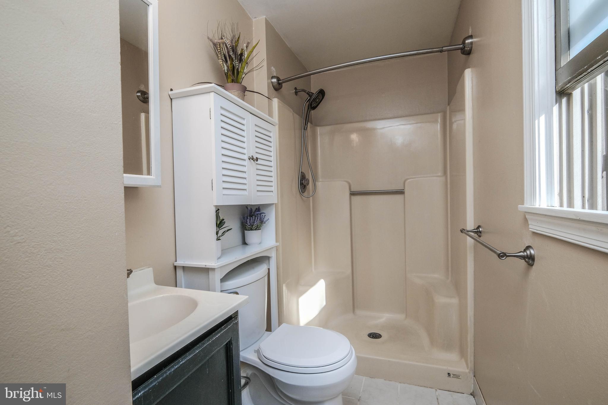 LAKE FRONT ROYAL - Residential