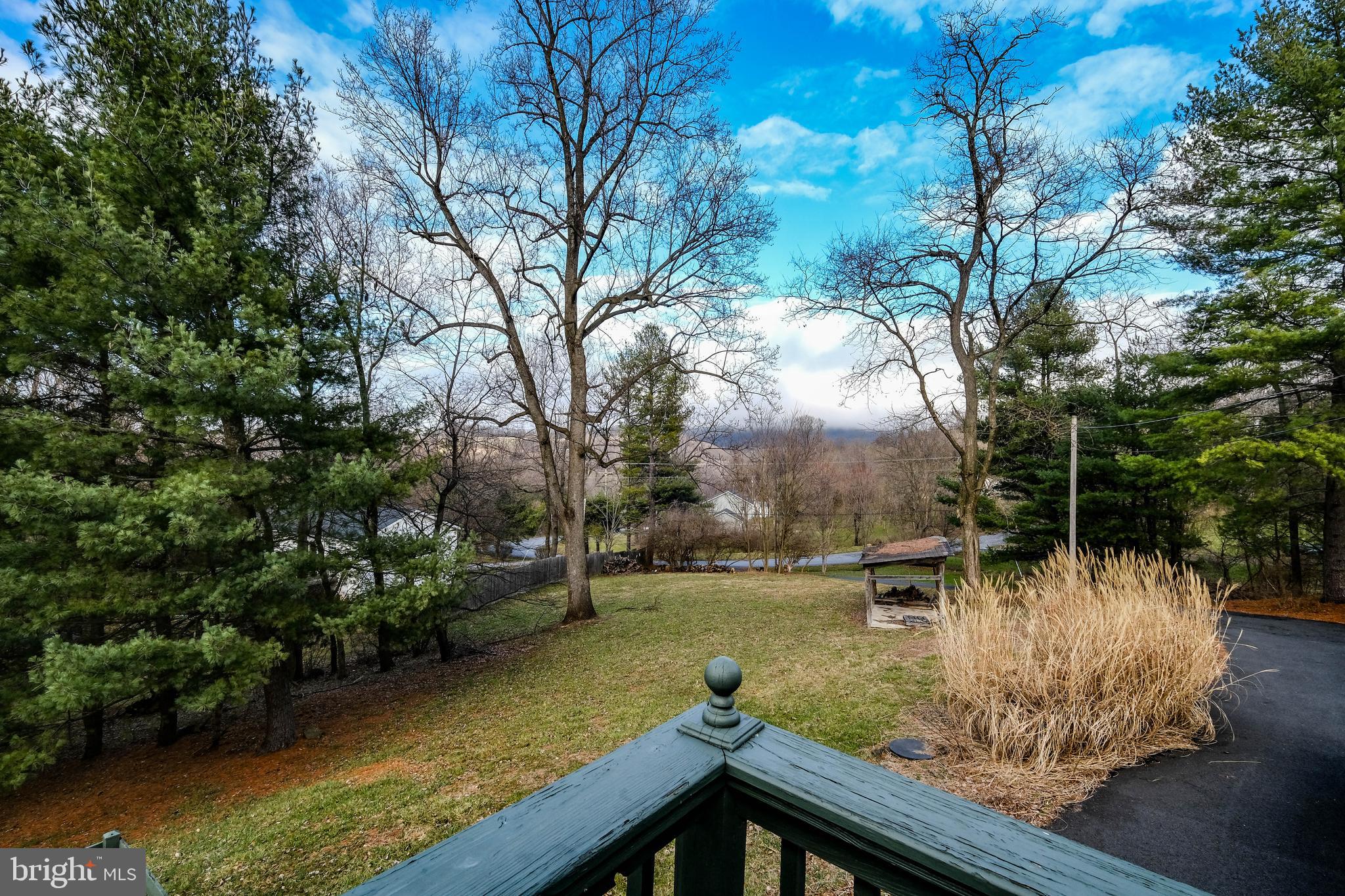 LAKE FRONT ROYAL - Residential