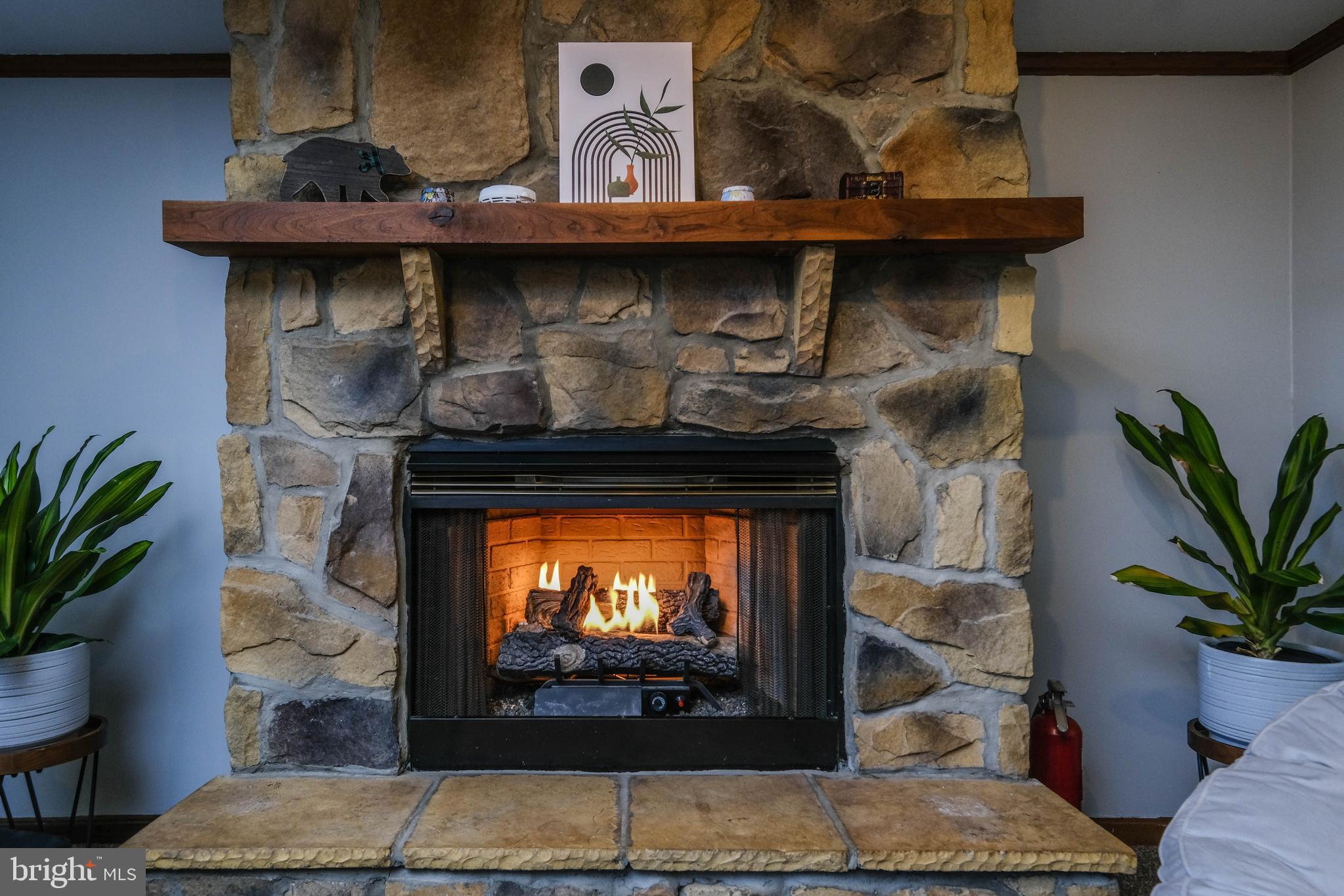 LAKE FRONT ROYAL - Residential