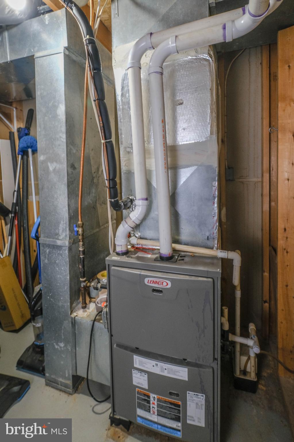 LAKE FRONT ROYAL - Residential