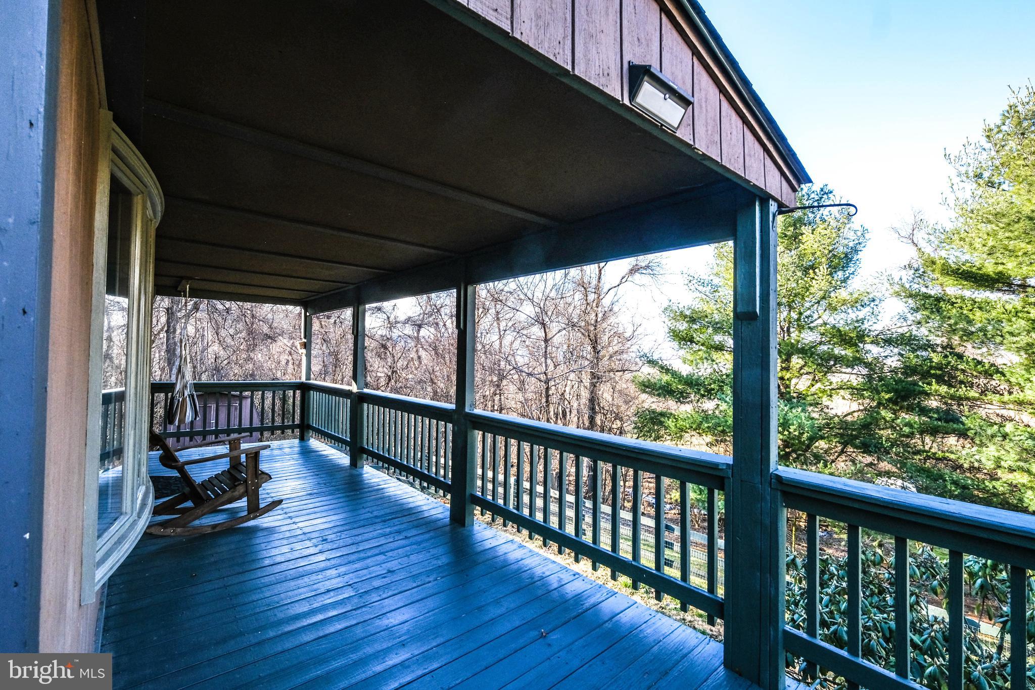 LAKE FRONT ROYAL - Residential