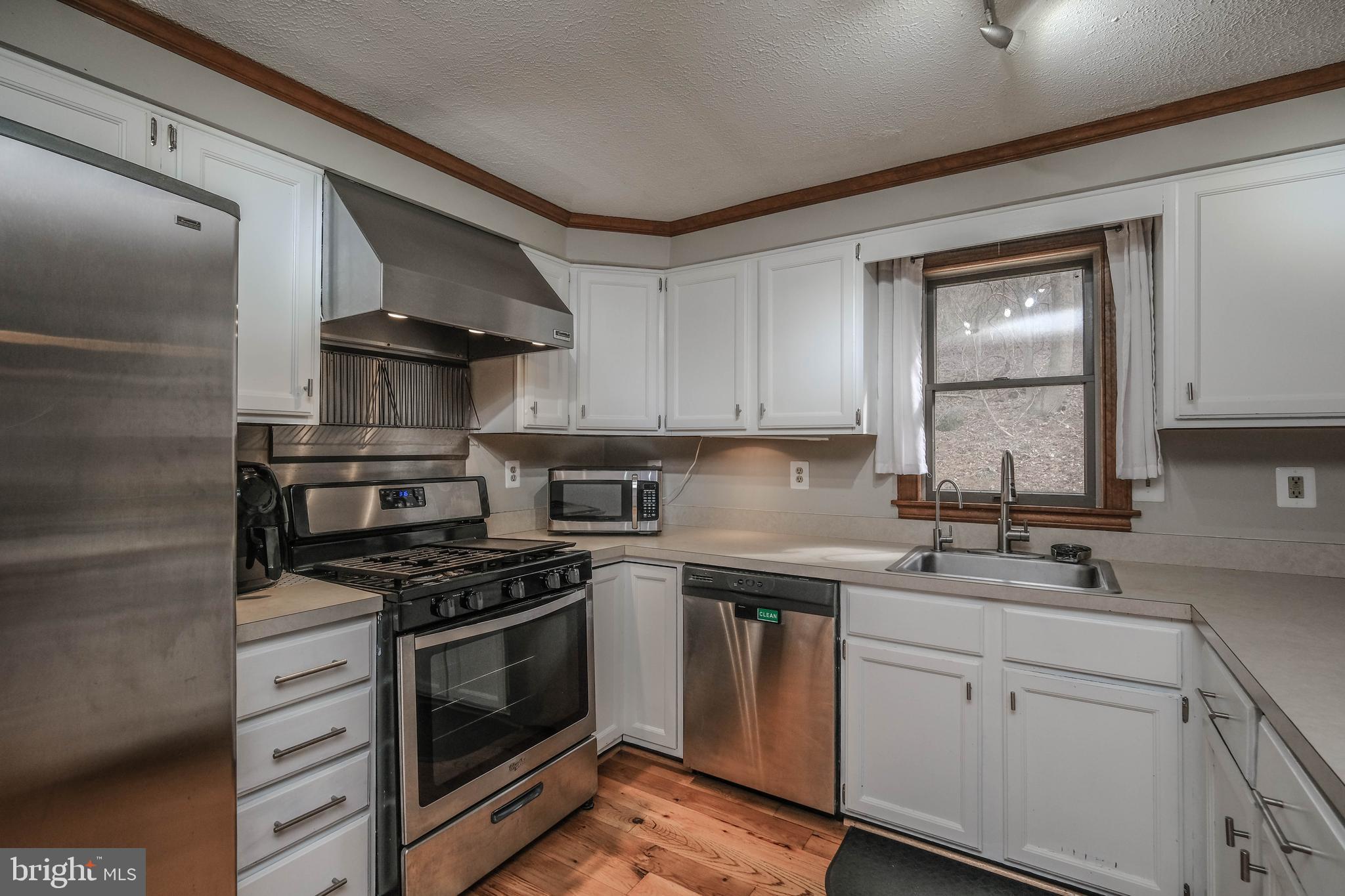 LAKE FRONT ROYAL - Residential