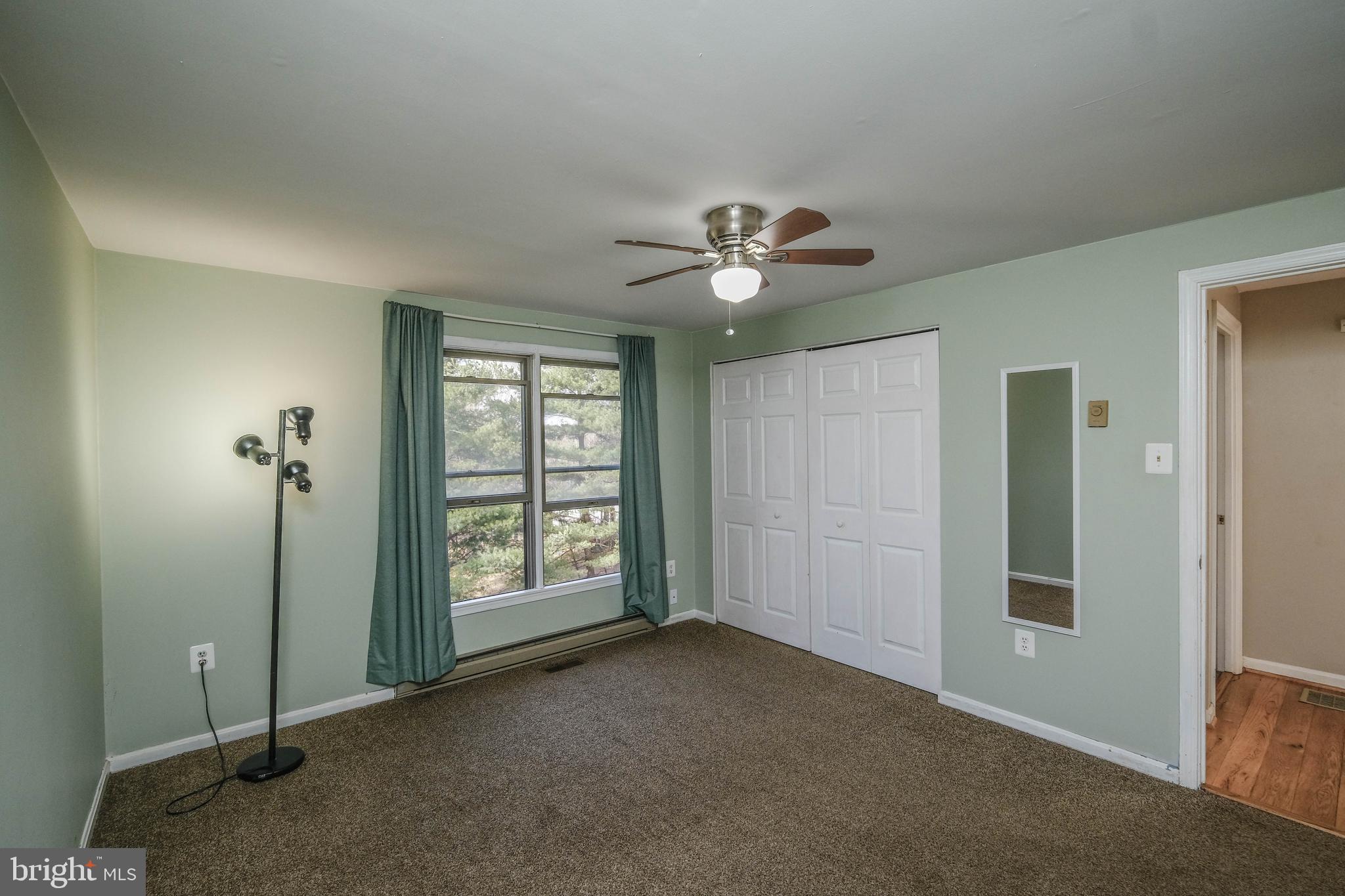 LAKE FRONT ROYAL - Residential