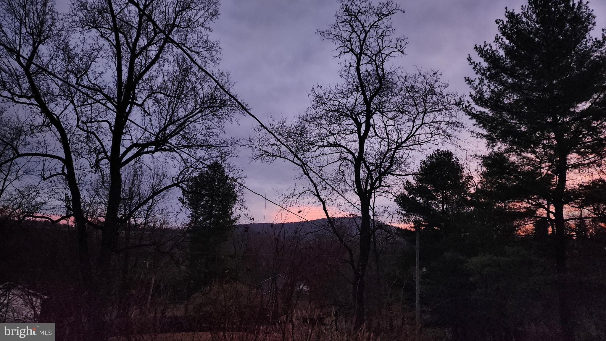 LAKE FRONT ROYAL - Residential