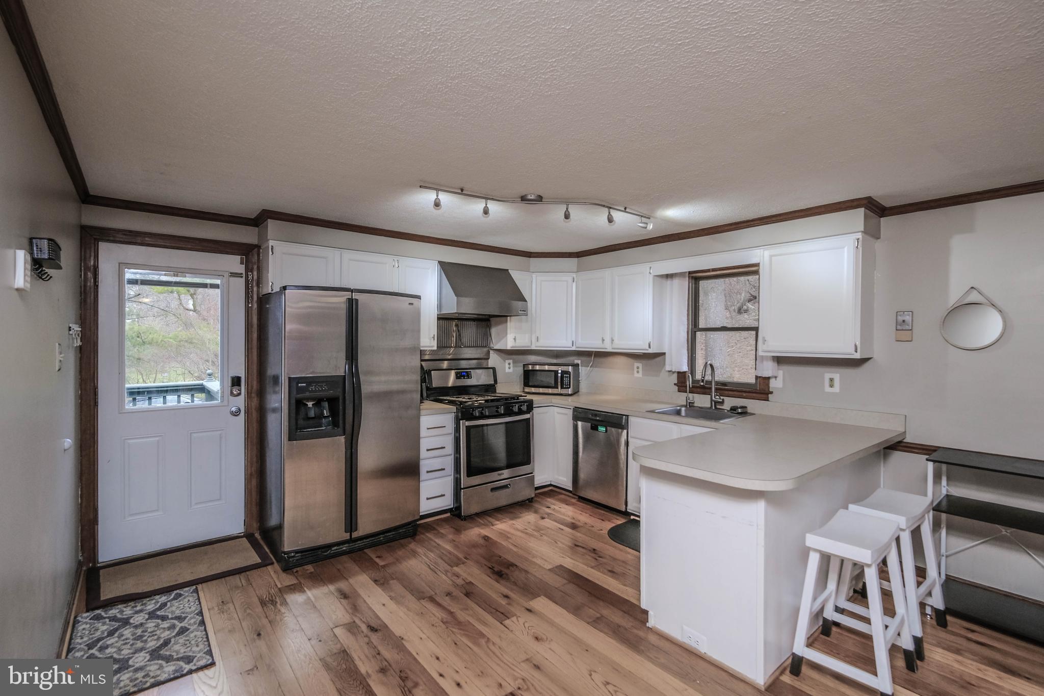 LAKE FRONT ROYAL - Residential