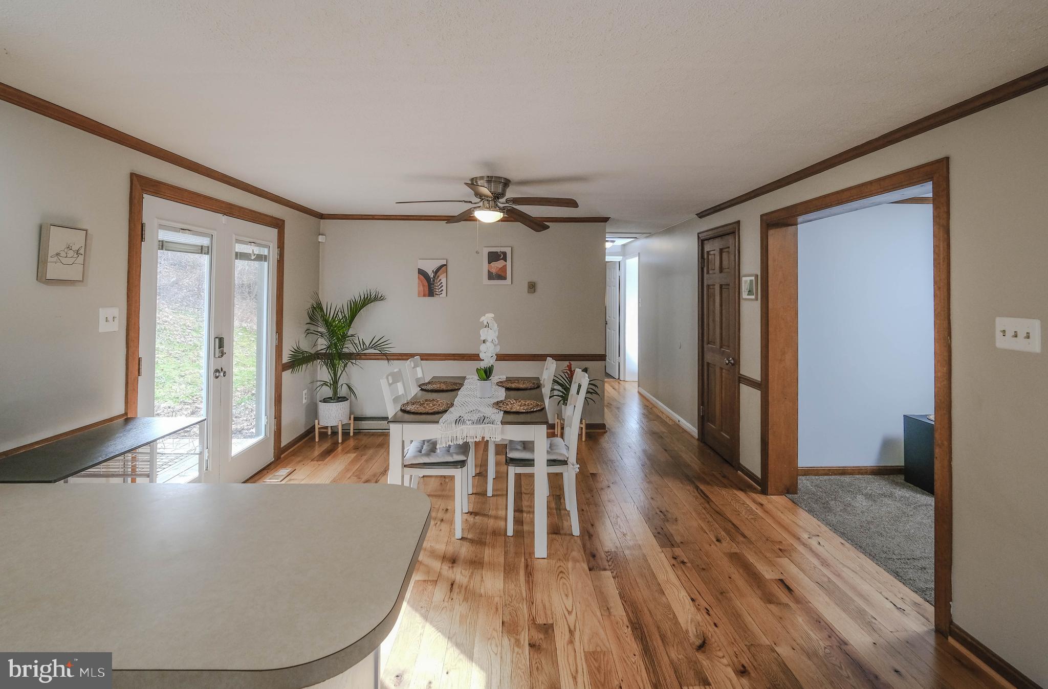 LAKE FRONT ROYAL - Residential