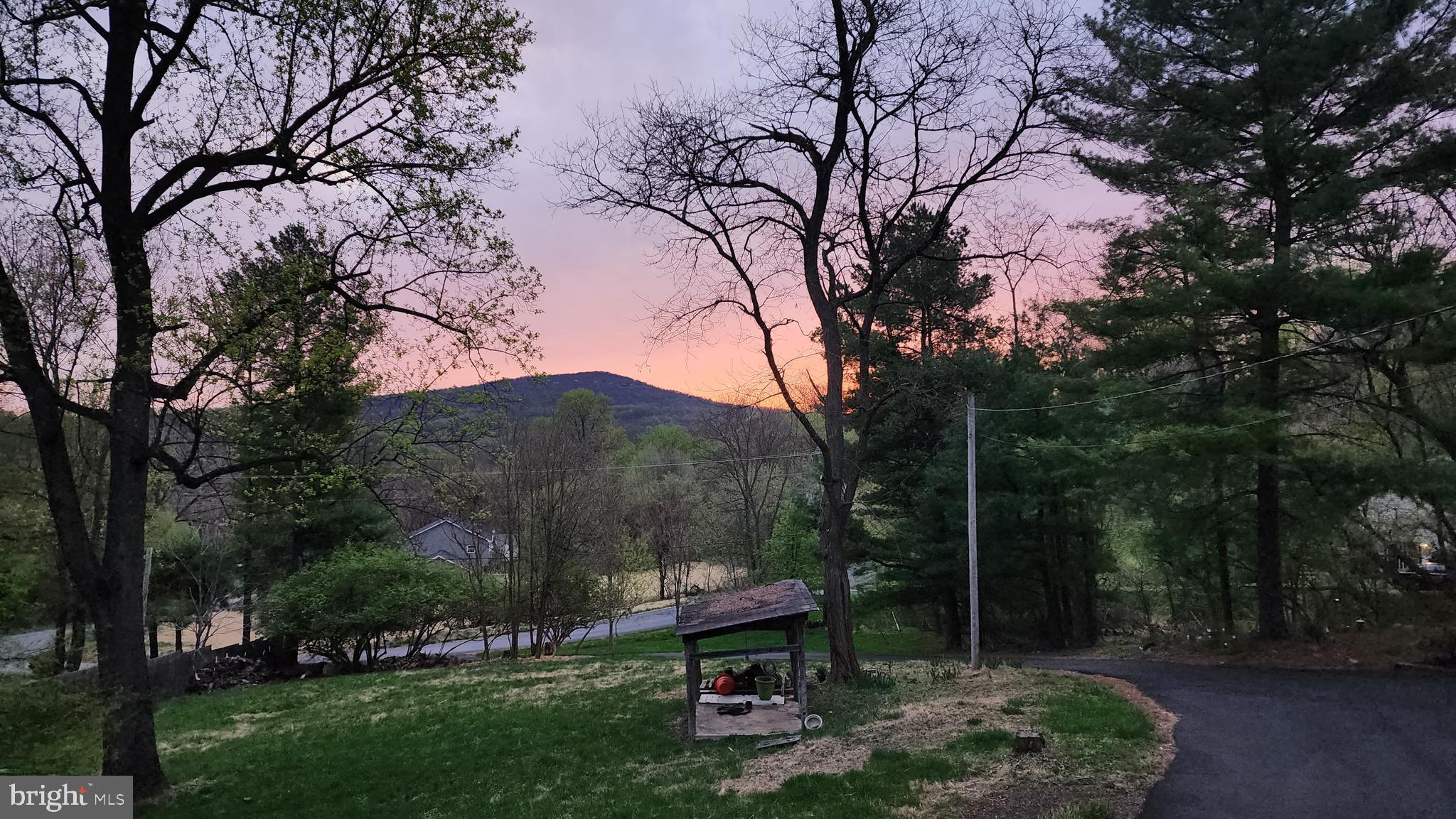 LAKE FRONT ROYAL - Residential