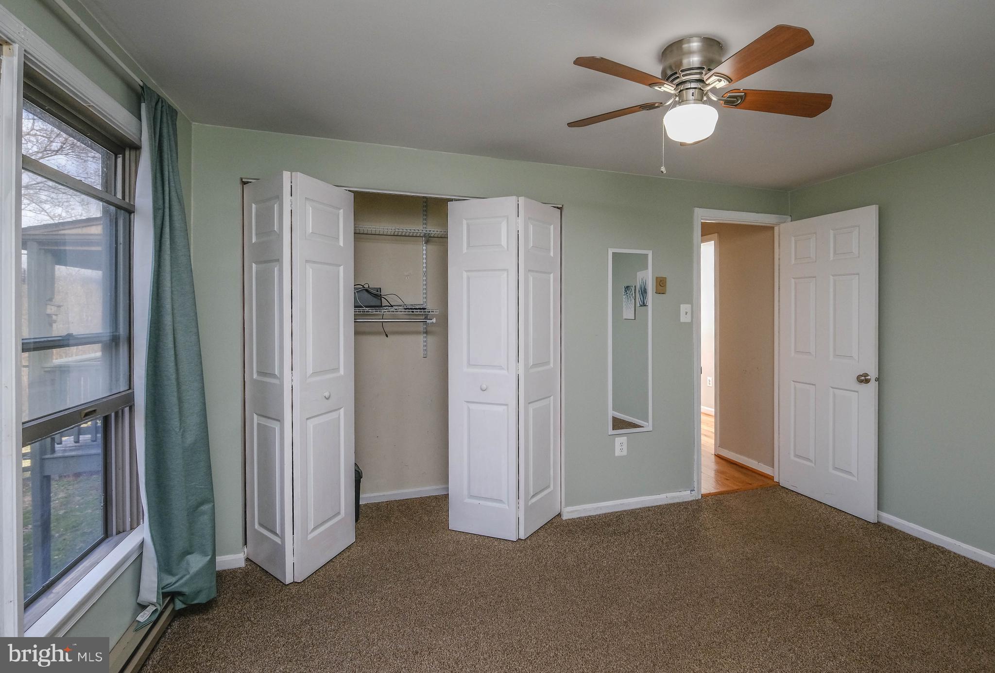 LAKE FRONT ROYAL - Residential