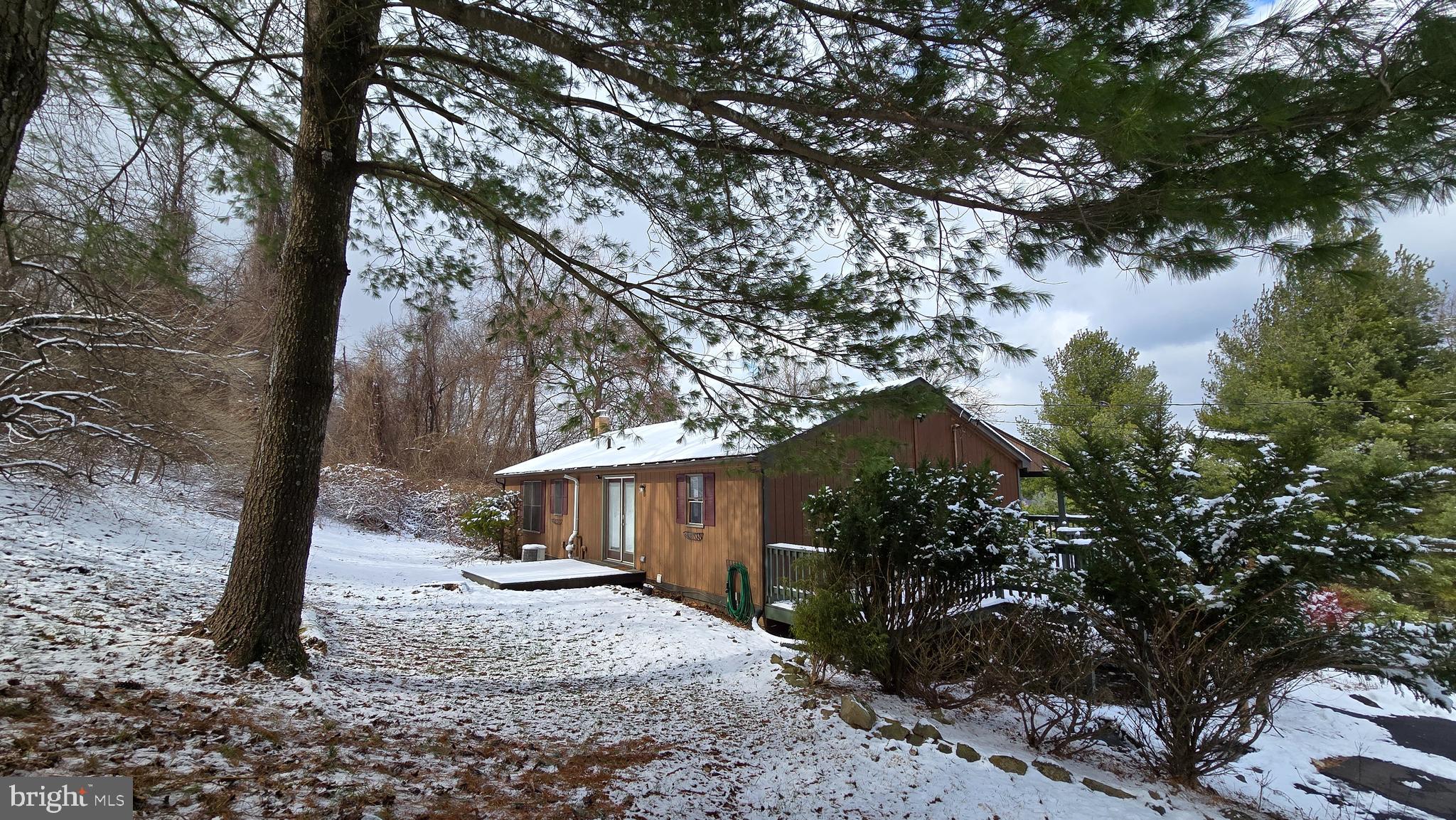 LAKE FRONT ROYAL - Residential