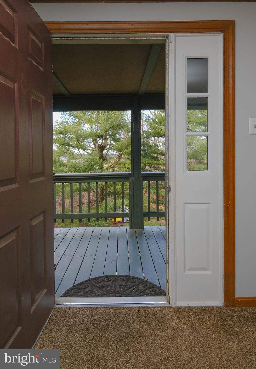 LAKE FRONT ROYAL - Residential