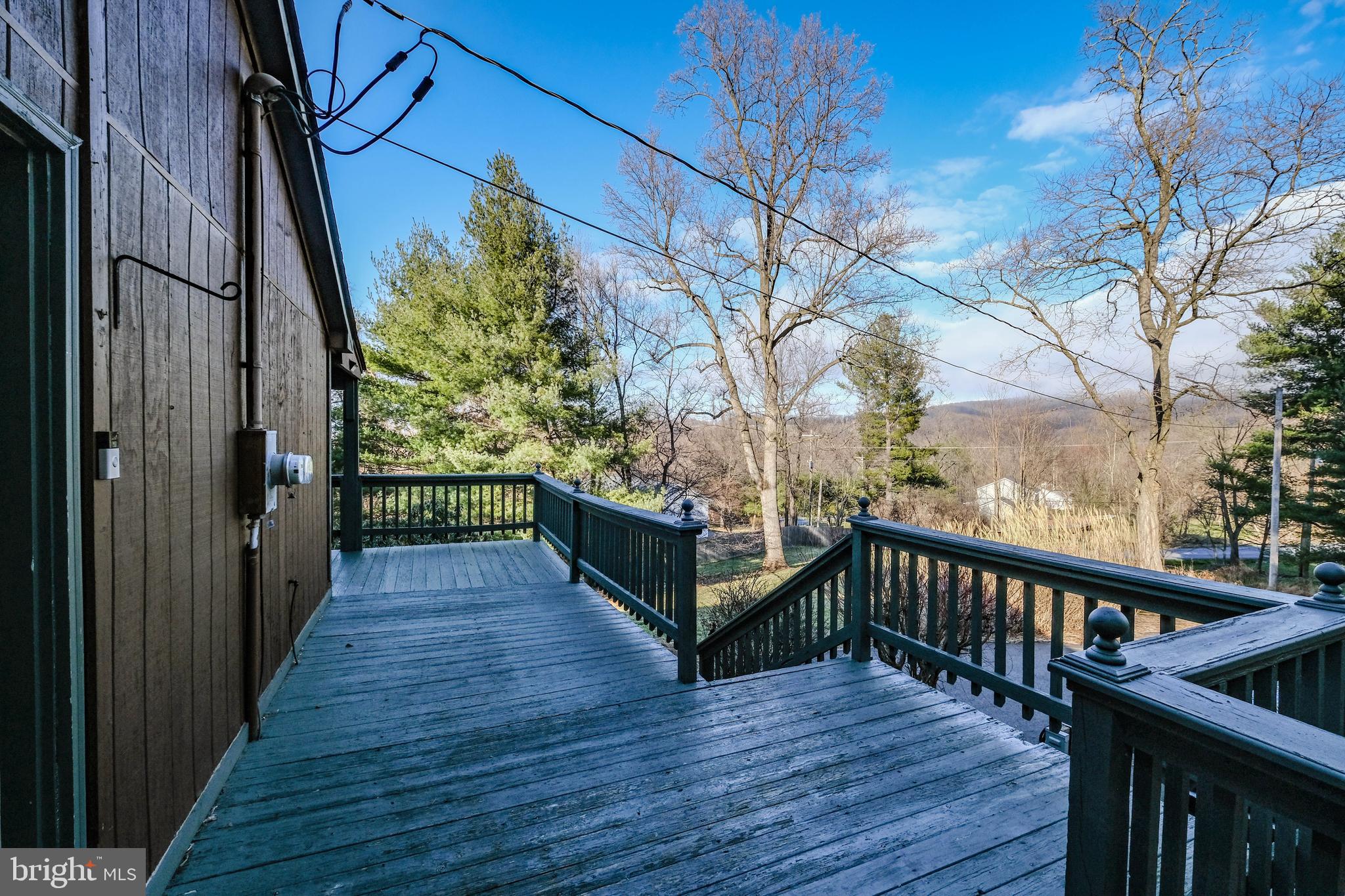 LAKE FRONT ROYAL - Residential