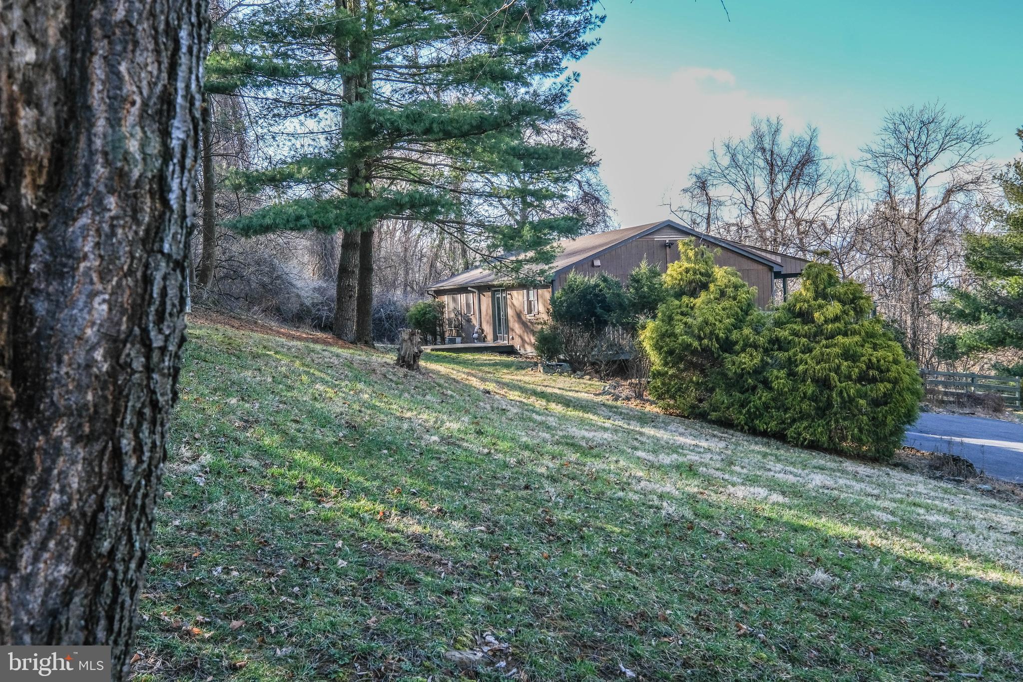 LAKE FRONT ROYAL - Residential