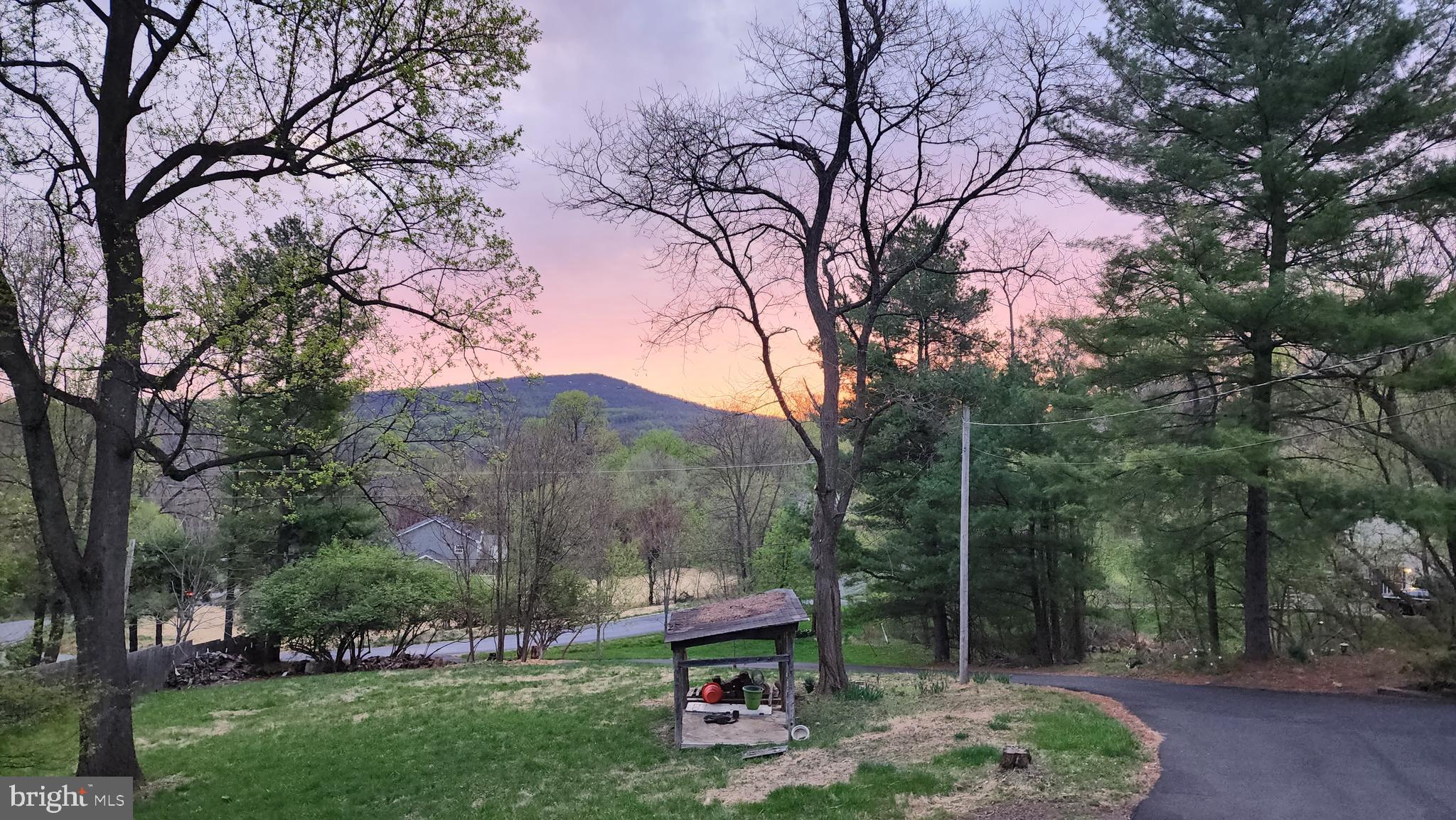 LAKE FRONT ROYAL - Residential