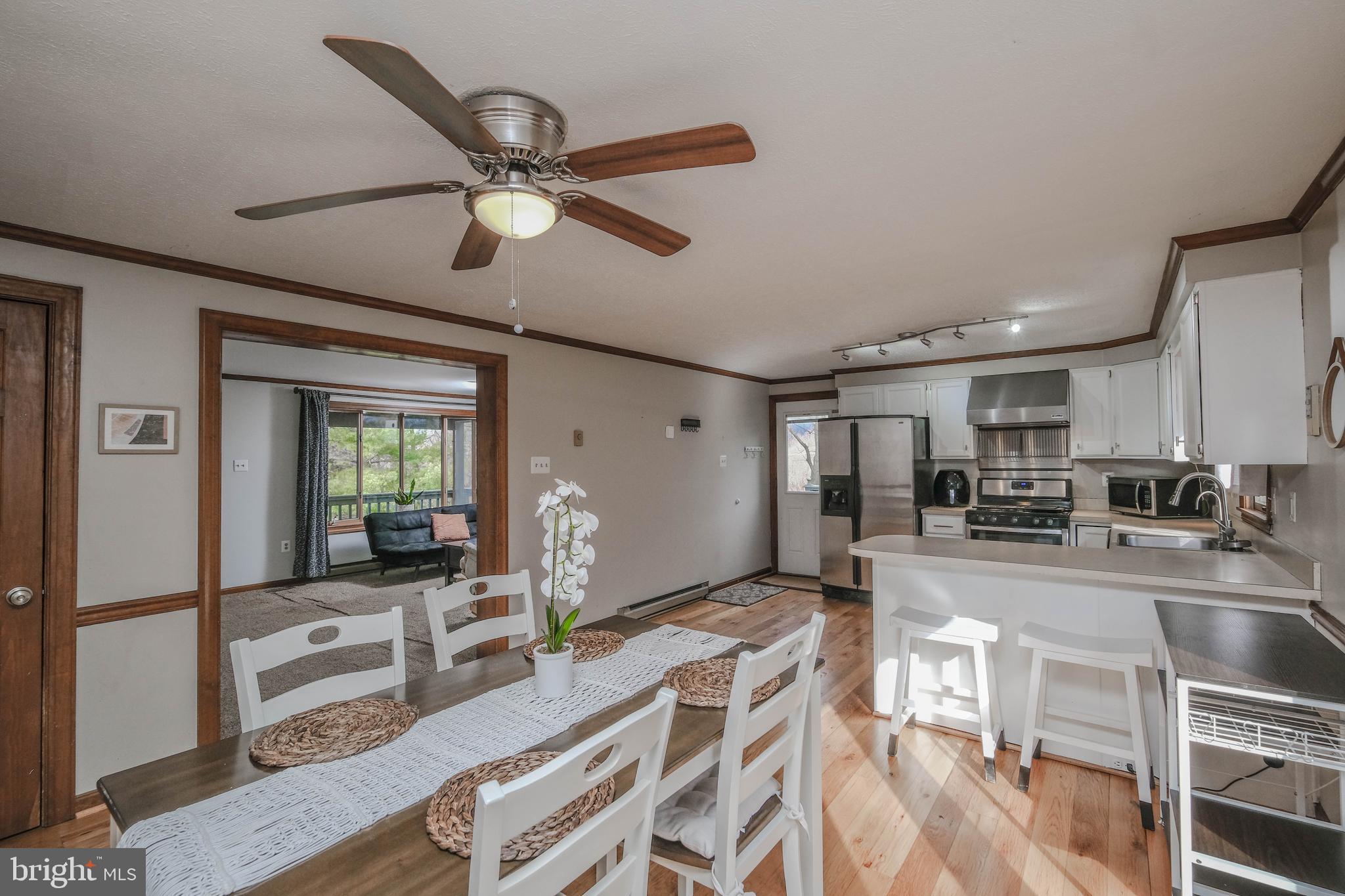 LAKE FRONT ROYAL - Residential