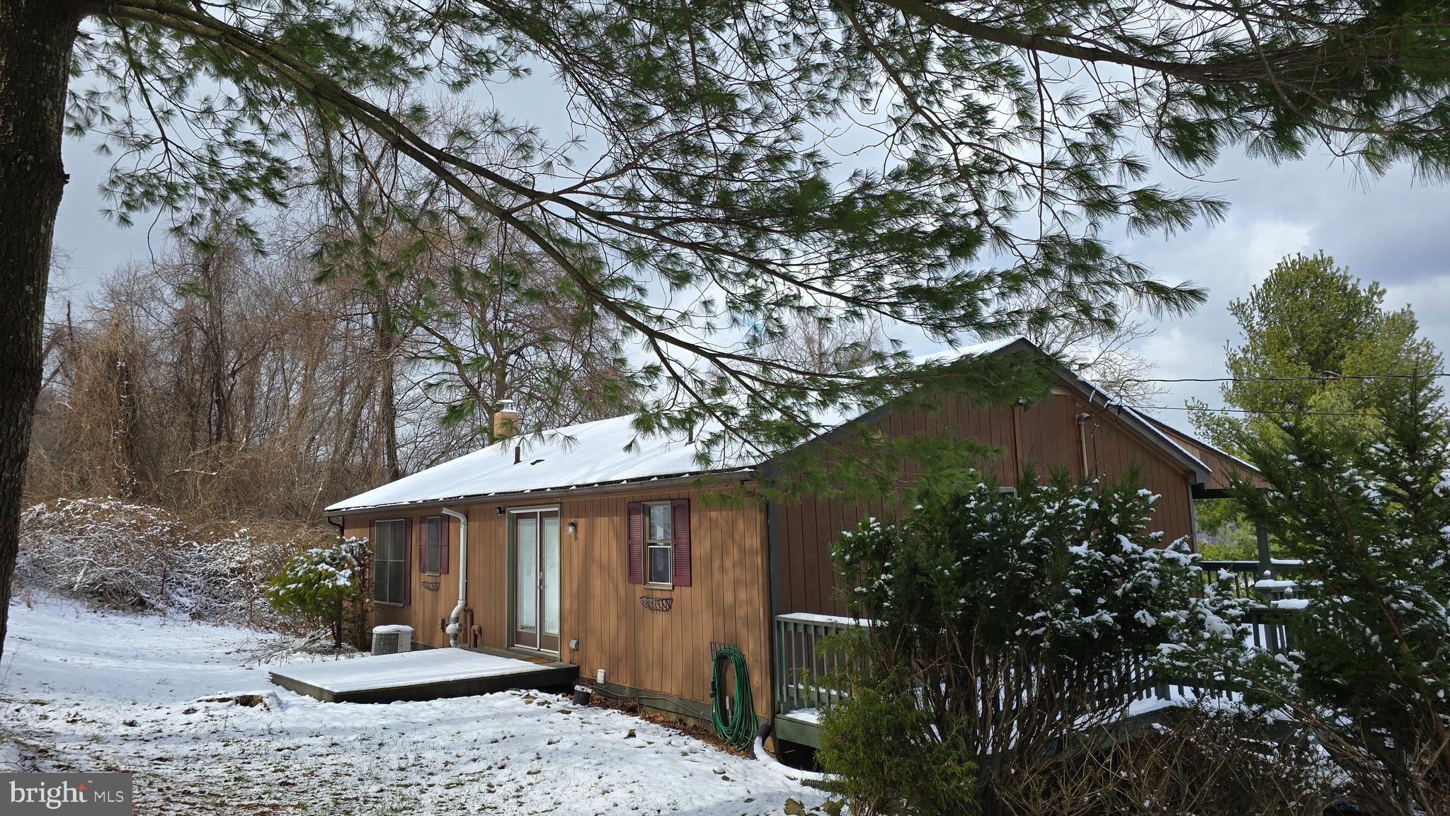 LAKE FRONT ROYAL - Residential