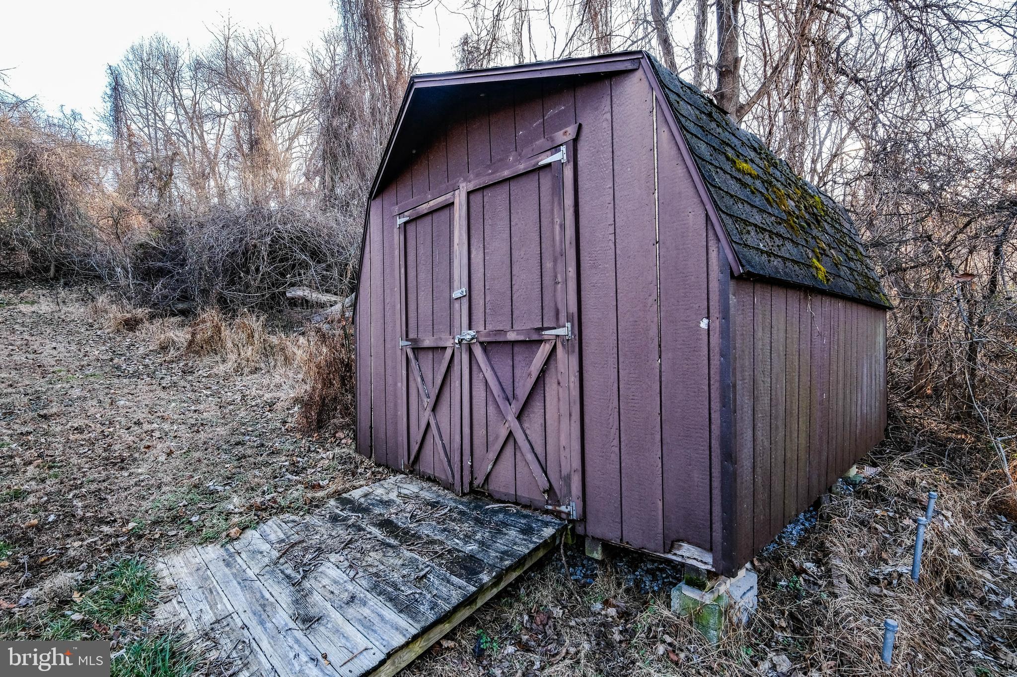 LAKE FRONT ROYAL - Residential