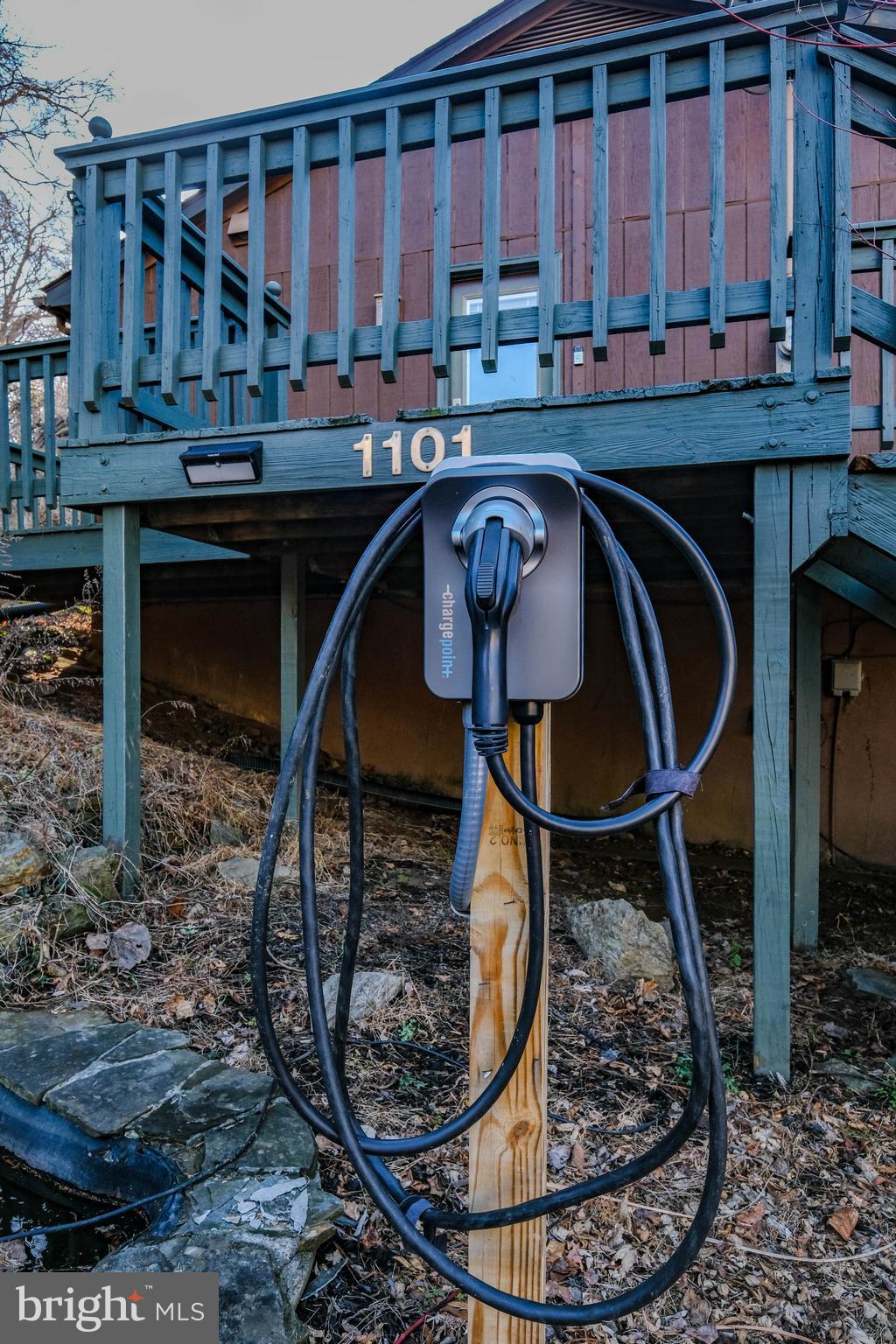 LAKE FRONT ROYAL - Residential