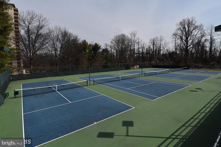 PROMENADE TOWERS - Residential Lease