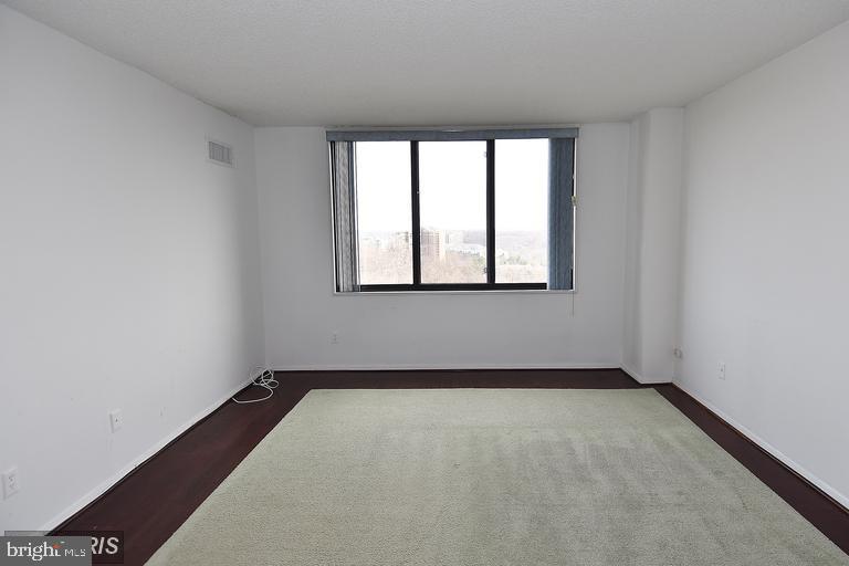 PROMENADE TOWERS - Residential Lease