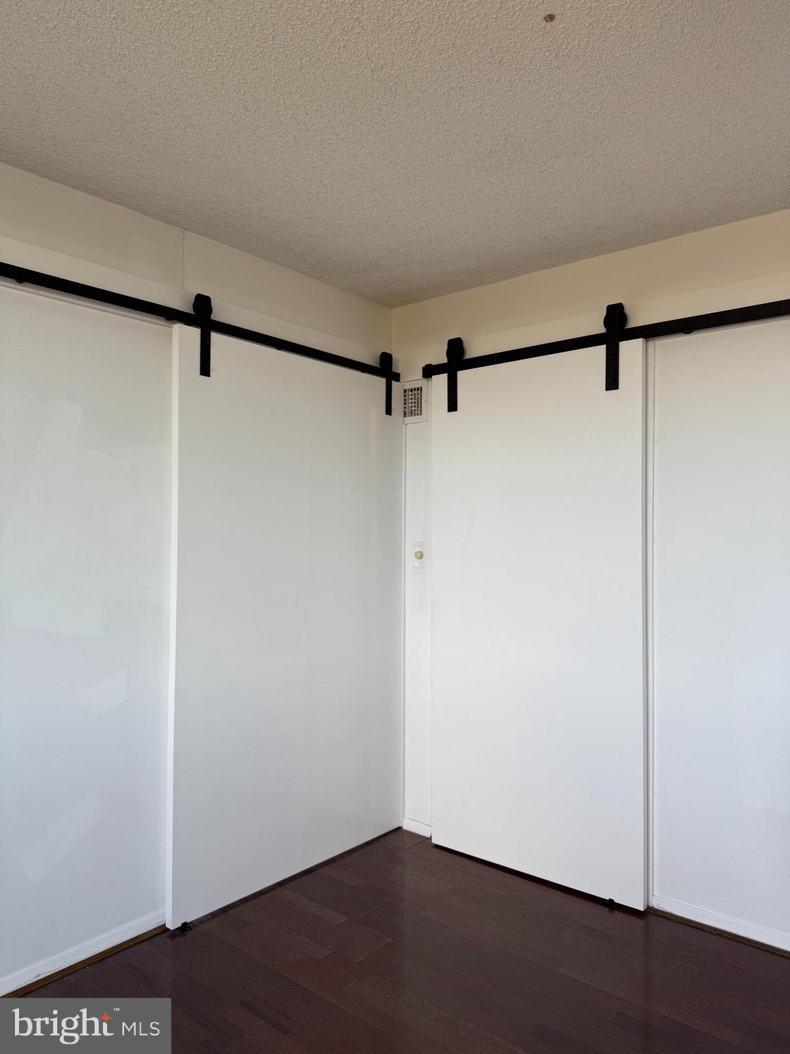 PROMENADE TOWERS - Residential Lease