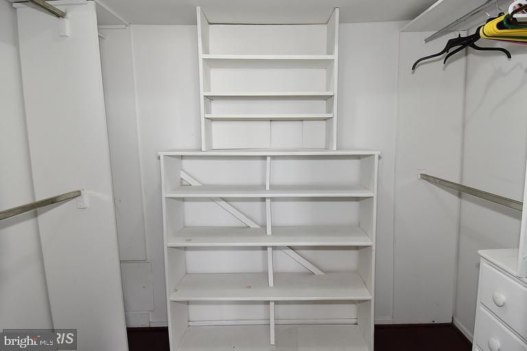 PROMENADE TOWERS - Residential Lease