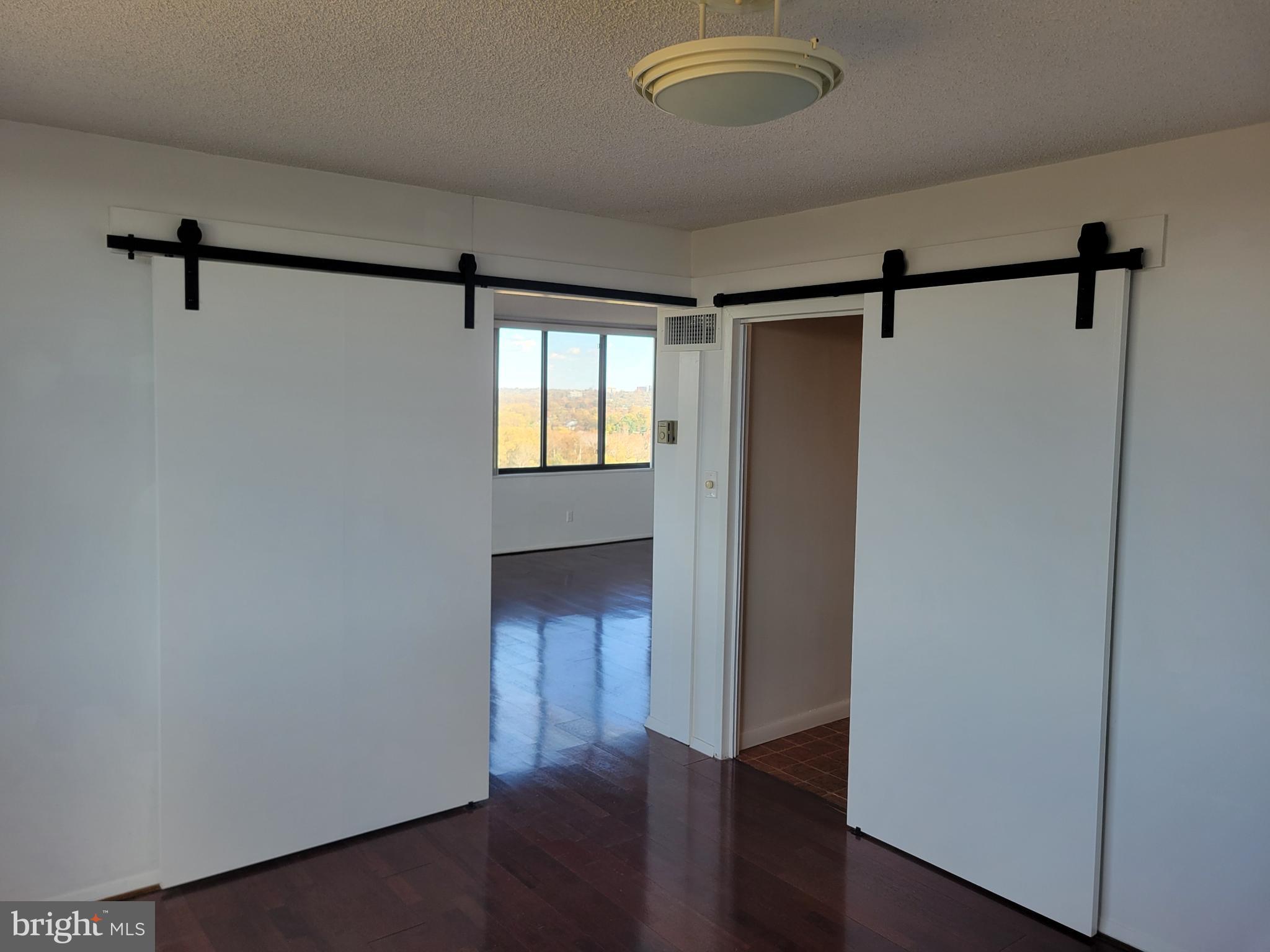 PROMENADE TOWERS - Residential Lease