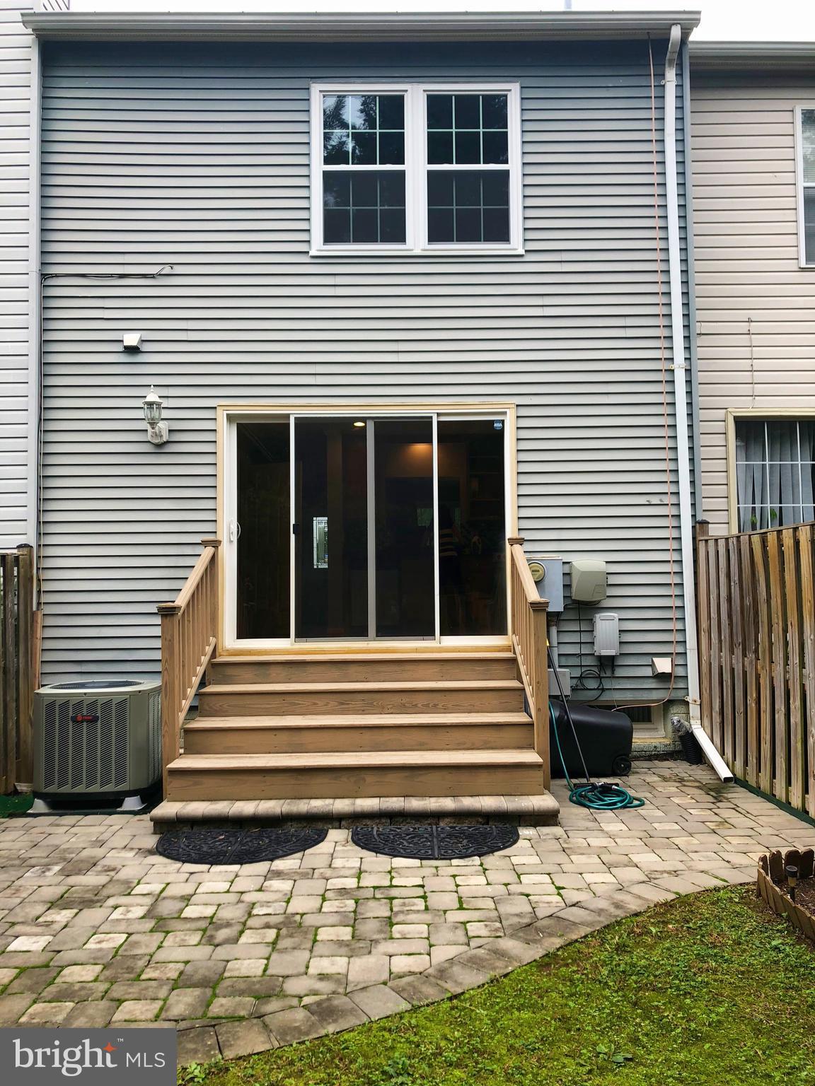 LANDSDOWNE - Residential Lease