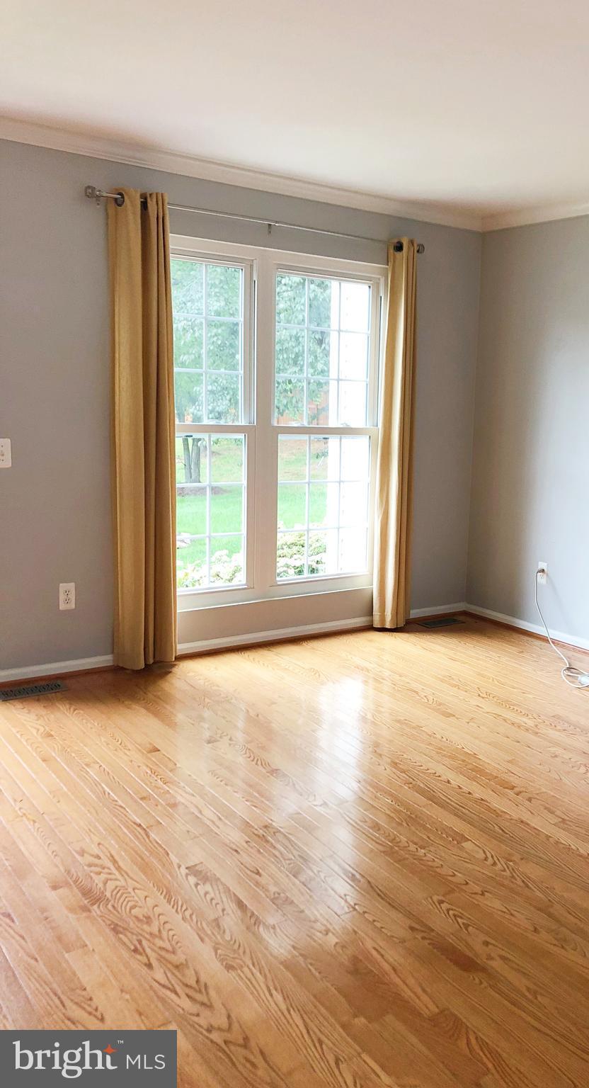 LANDSDOWNE - Residential Lease