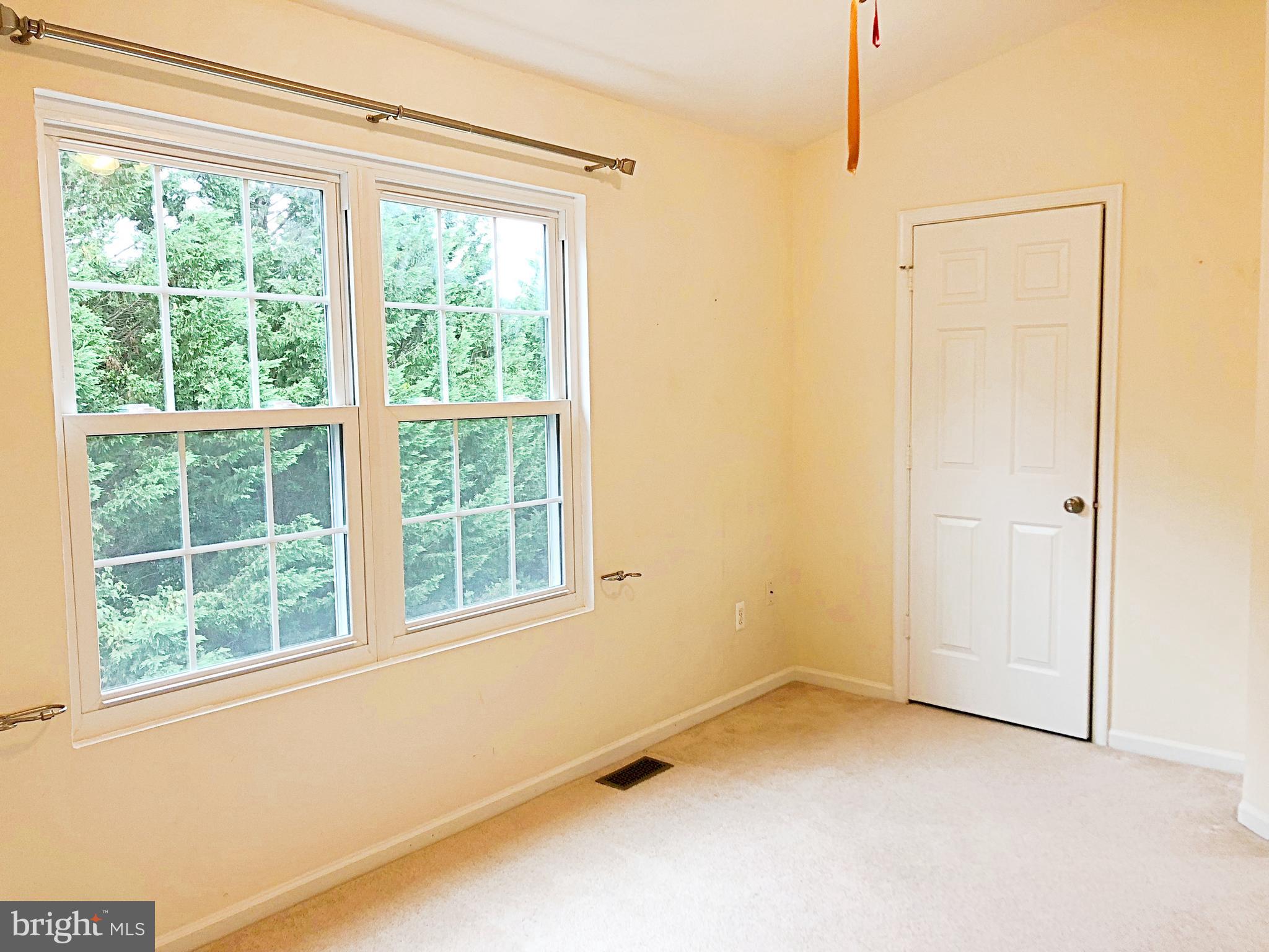 LANDSDOWNE - Residential Lease